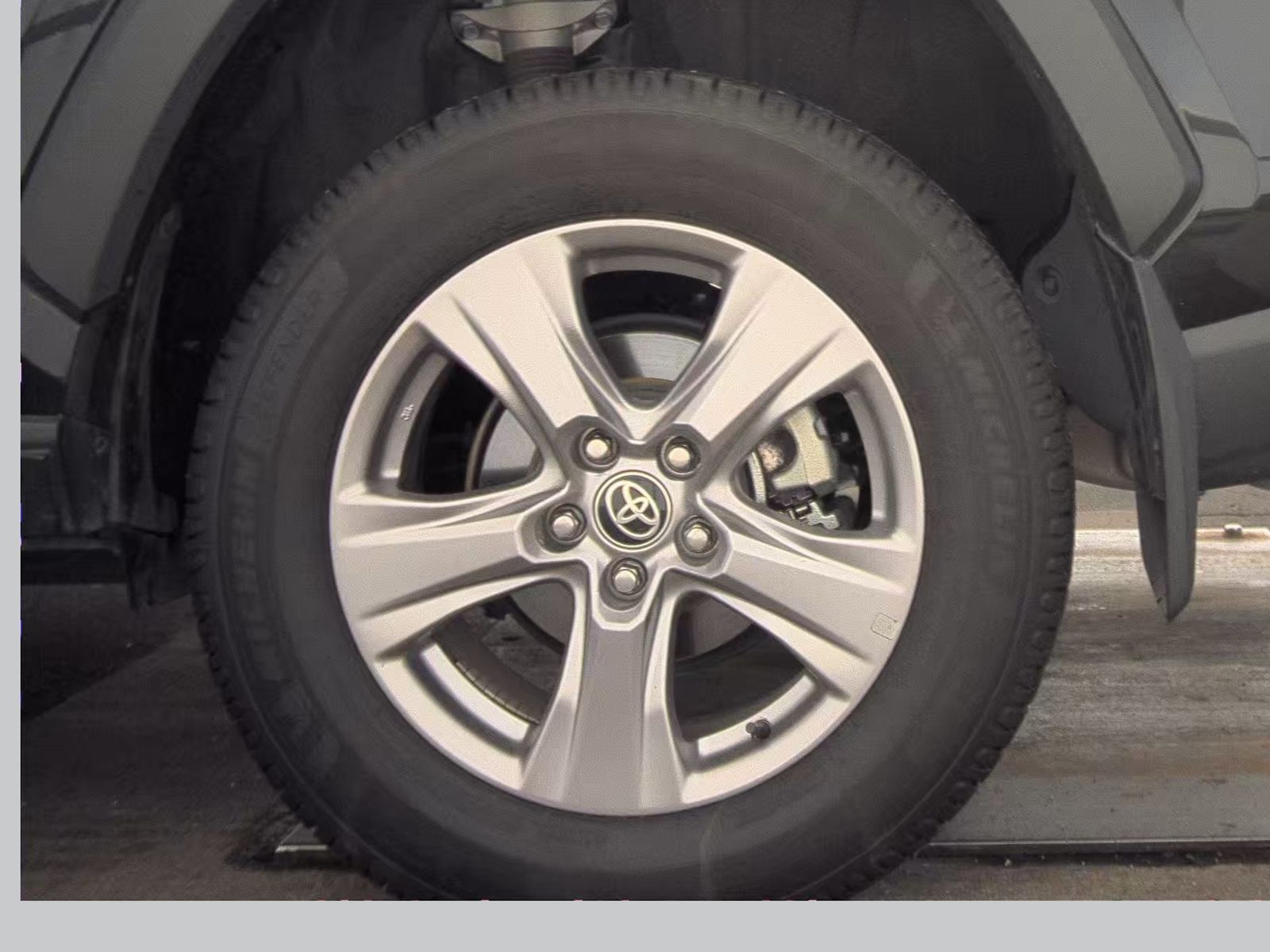 2022 Toyota RAV4 XLE FWD