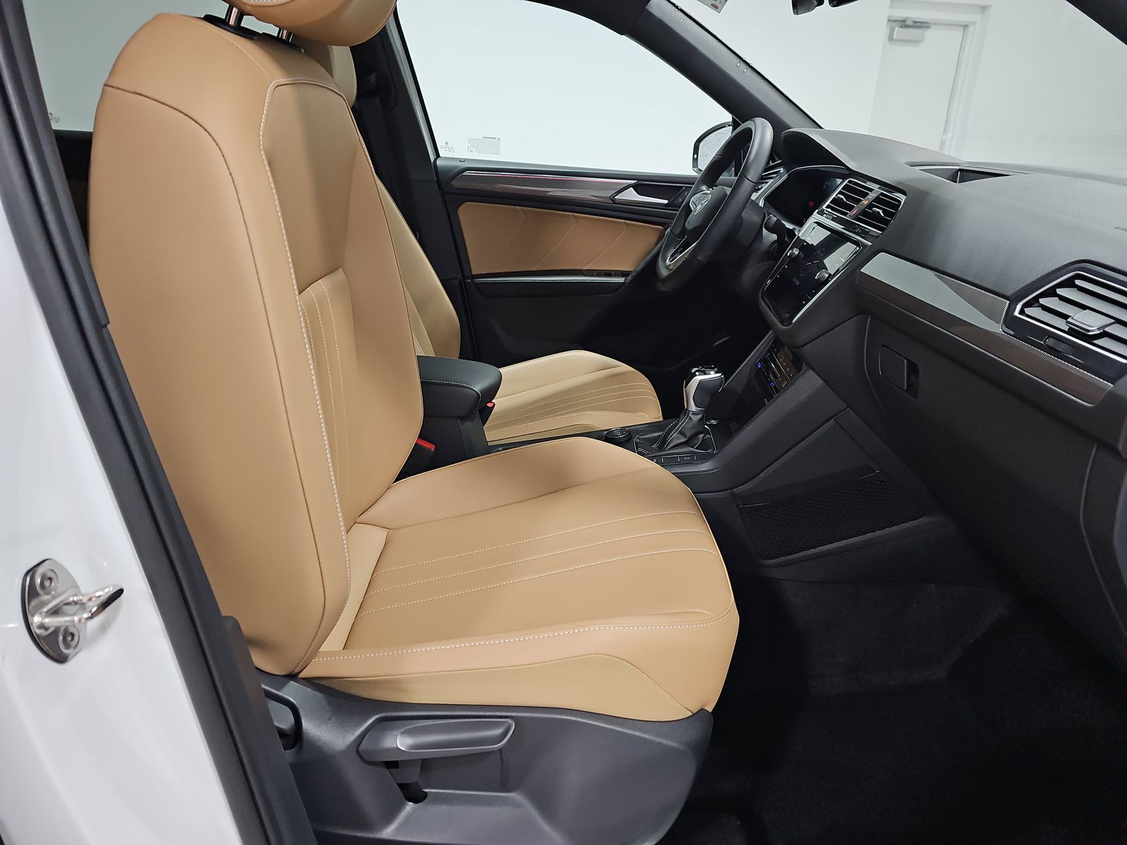 2024 Volkswagen Tiguan 2.0T SE R-Line Black AWD