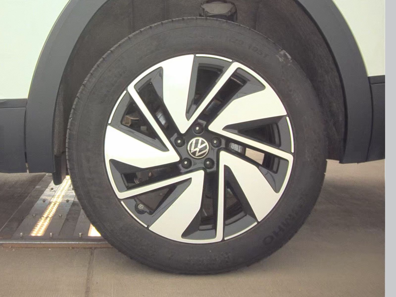 2024 Volkswagen Atlas 2.0T SE AWD