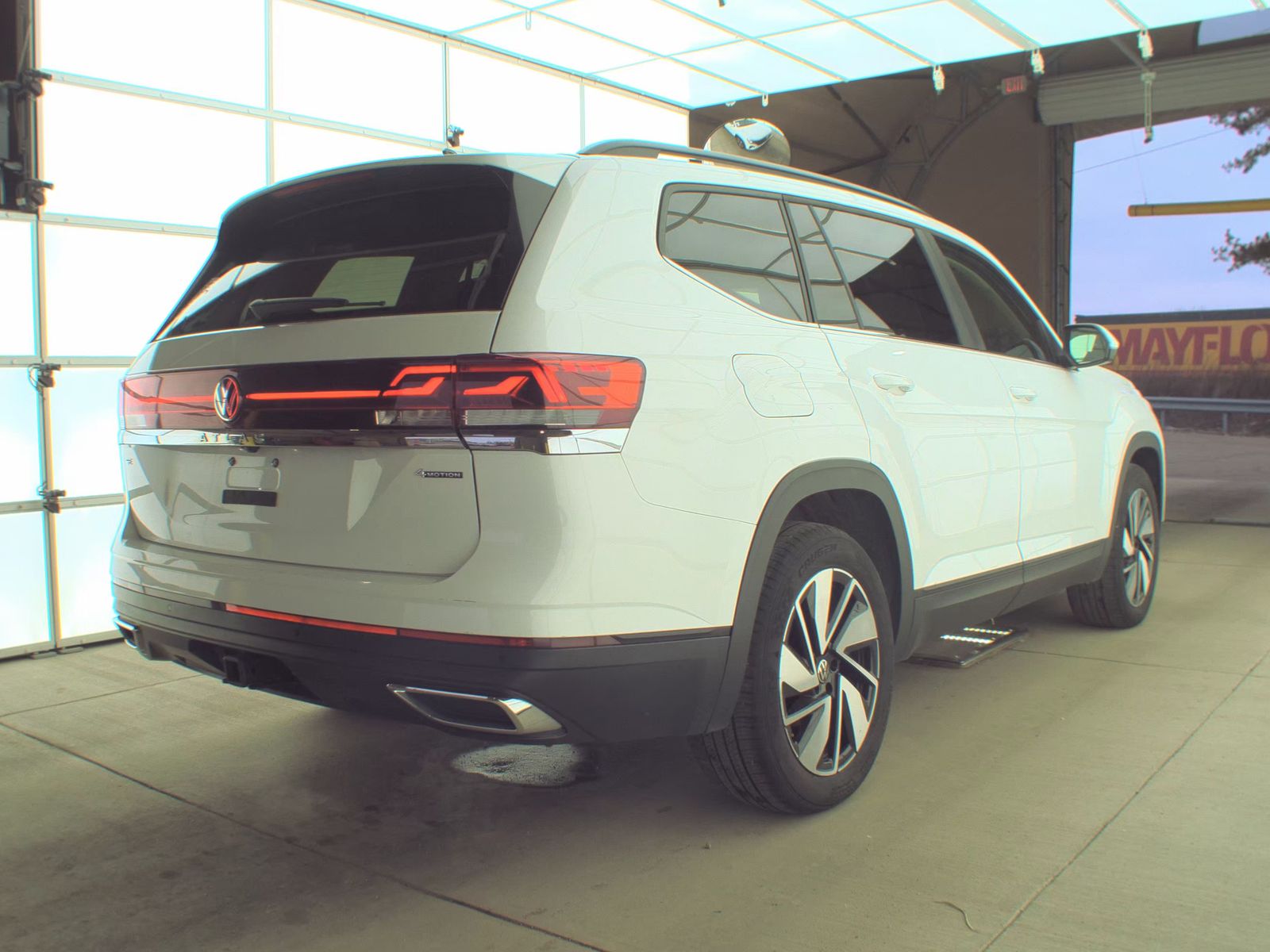2024 Volkswagen Atlas 2.0T SE AWD