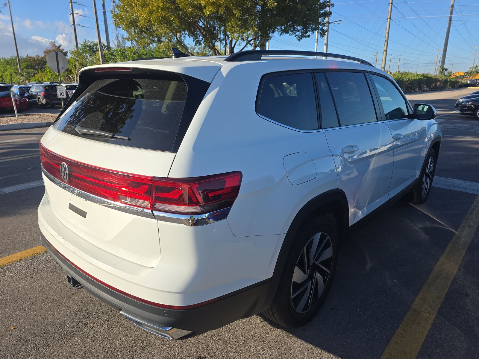 2024 Volkswagen Atlas 2.0T SE FWD