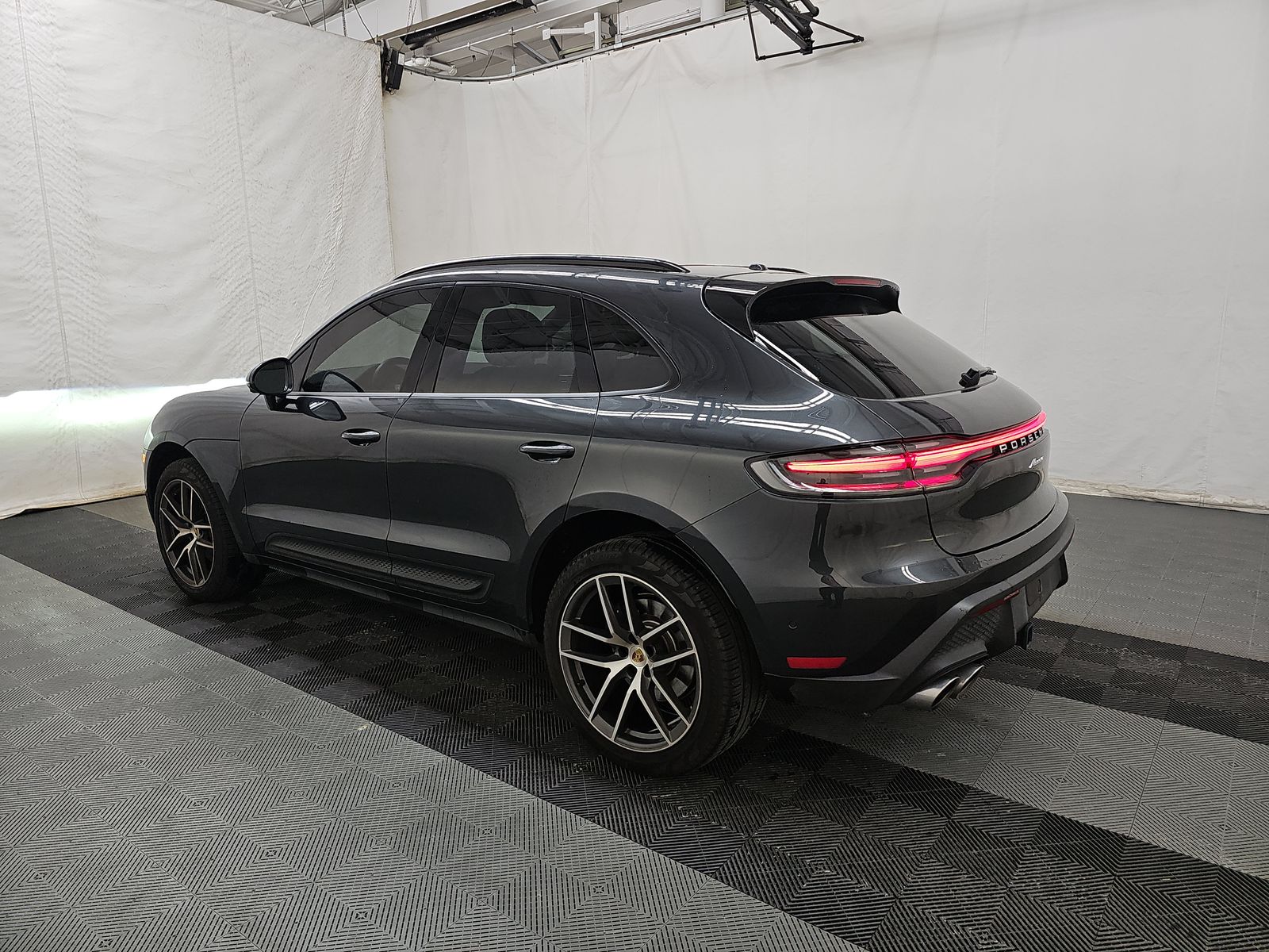 2022 Porsche Macan Base AWD