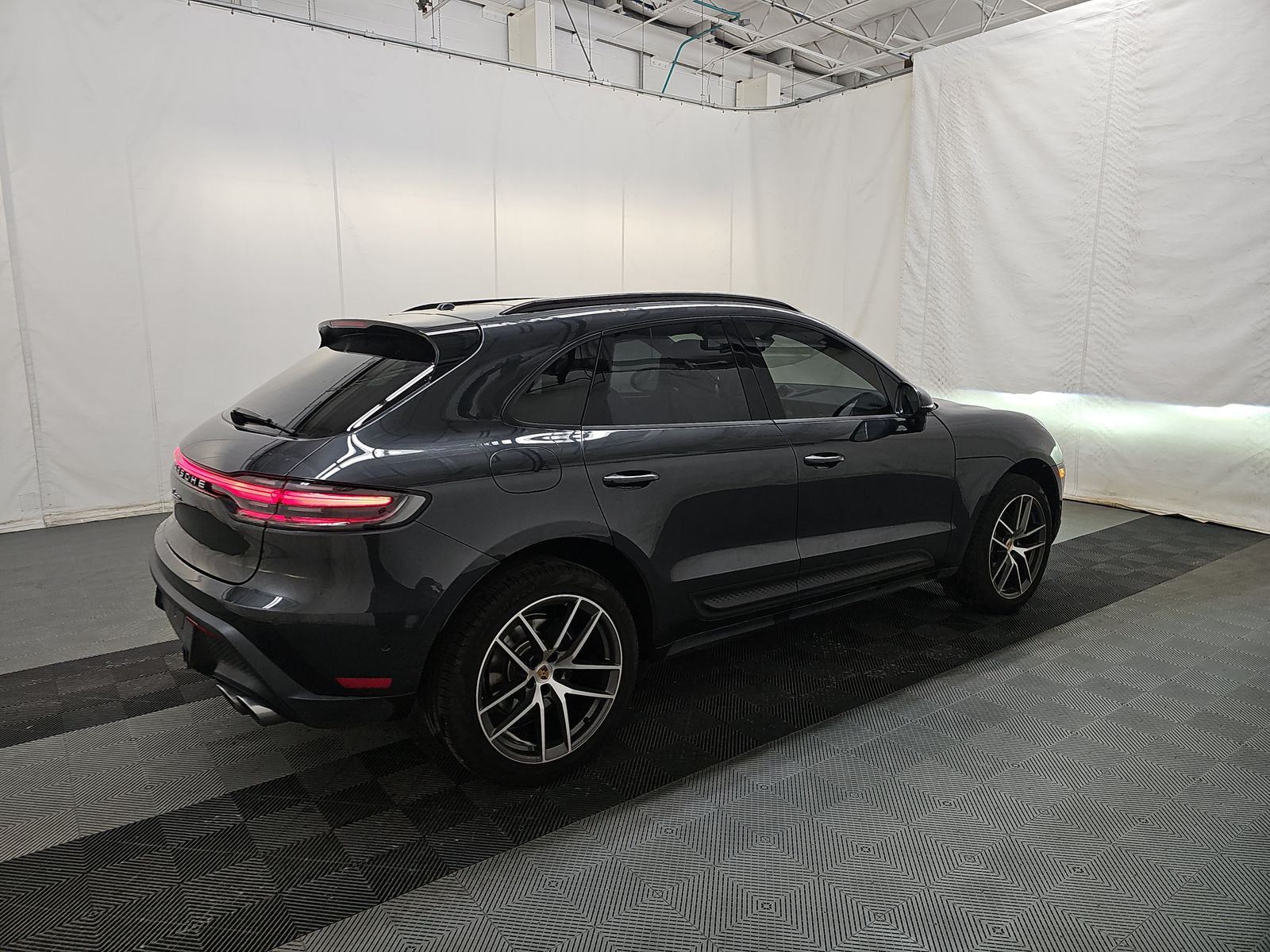 2022 Porsche Macan Base AWD