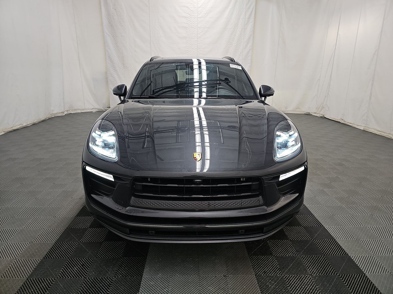 2022 Porsche Macan Base AWD