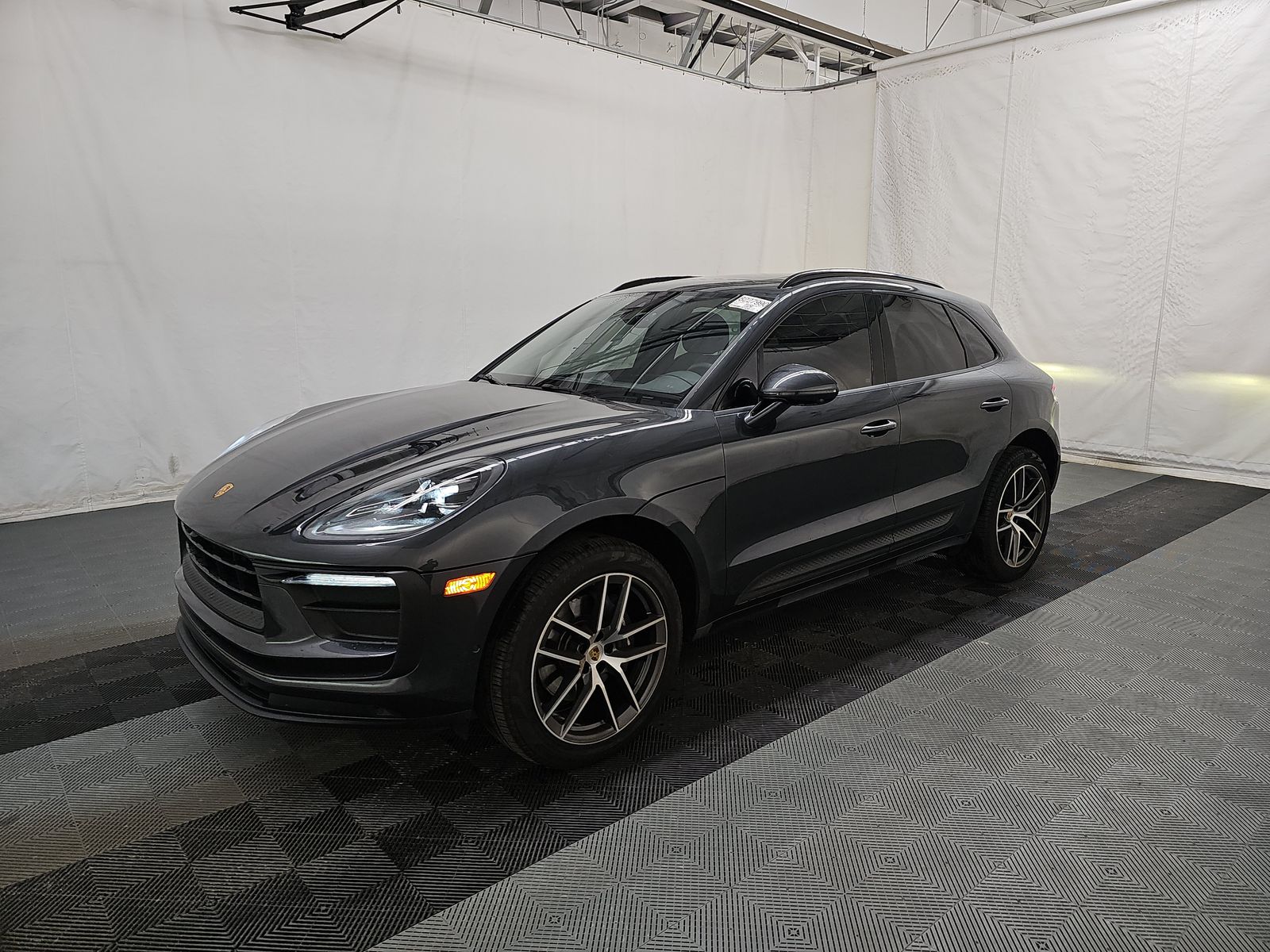 2022 Porsche Macan Base AWD