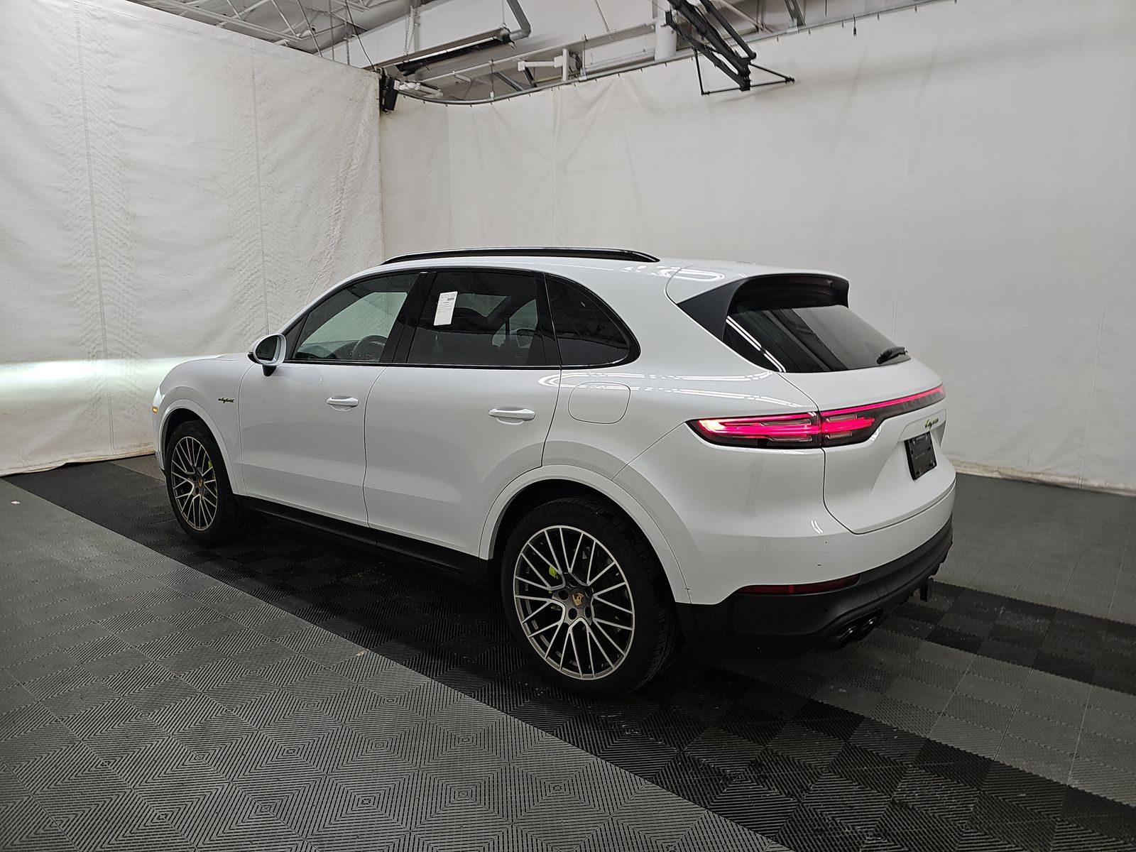 2023 Porsche Cayenne E-Hybrid Platinum Edition AWD