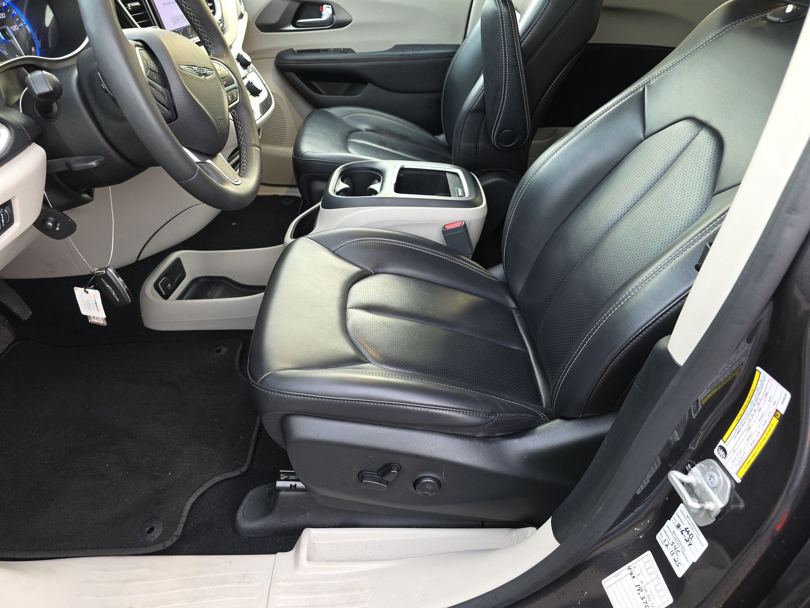 2023 Chrysler Pacifica Touring L FWD