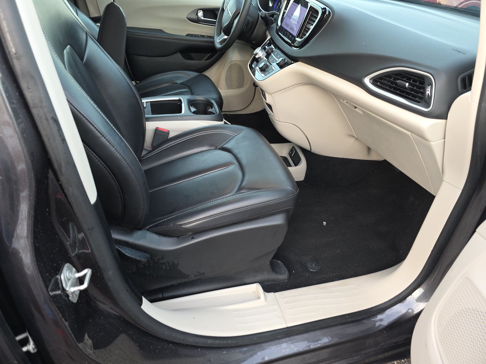 2023 Chrysler Pacifica Touring L FWD