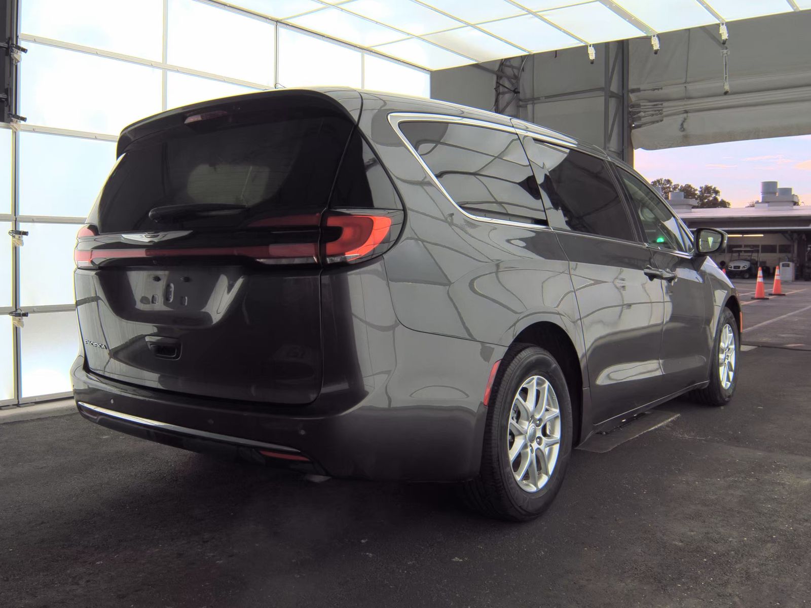2023 Chrysler Pacifica Touring L FWD