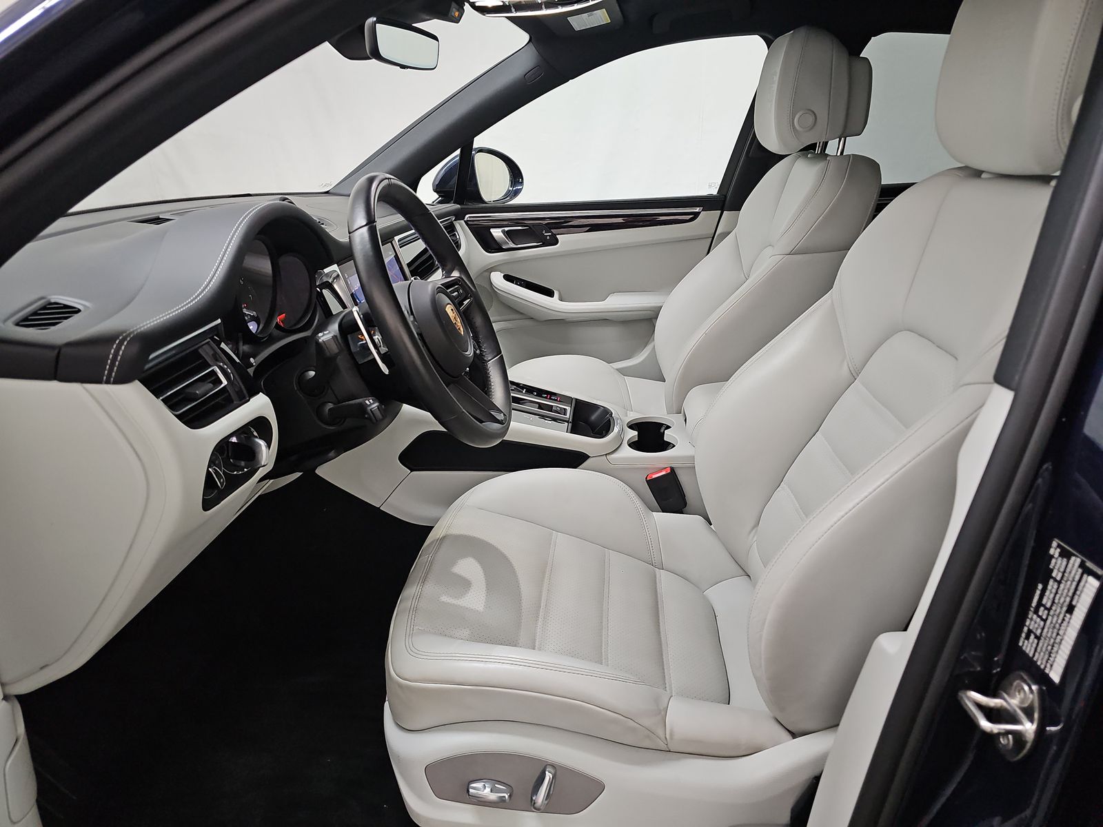 2023 Porsche Macan T AWD