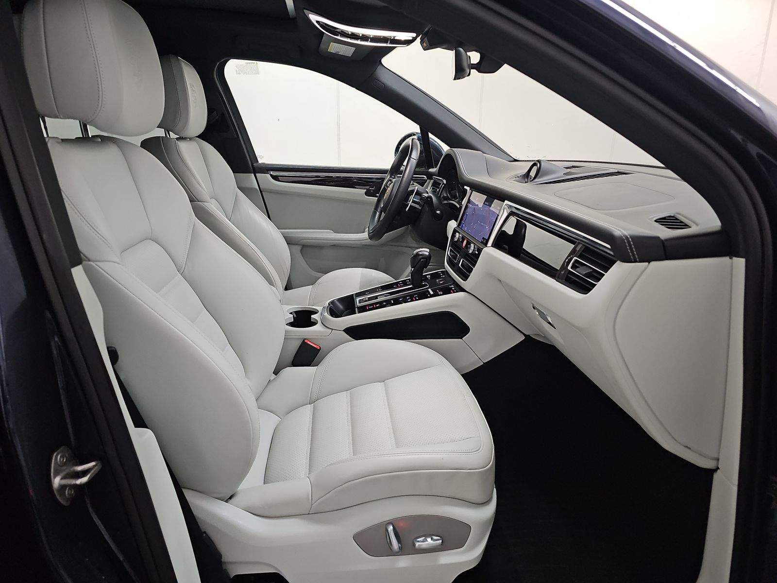 2023 Porsche Macan T AWD