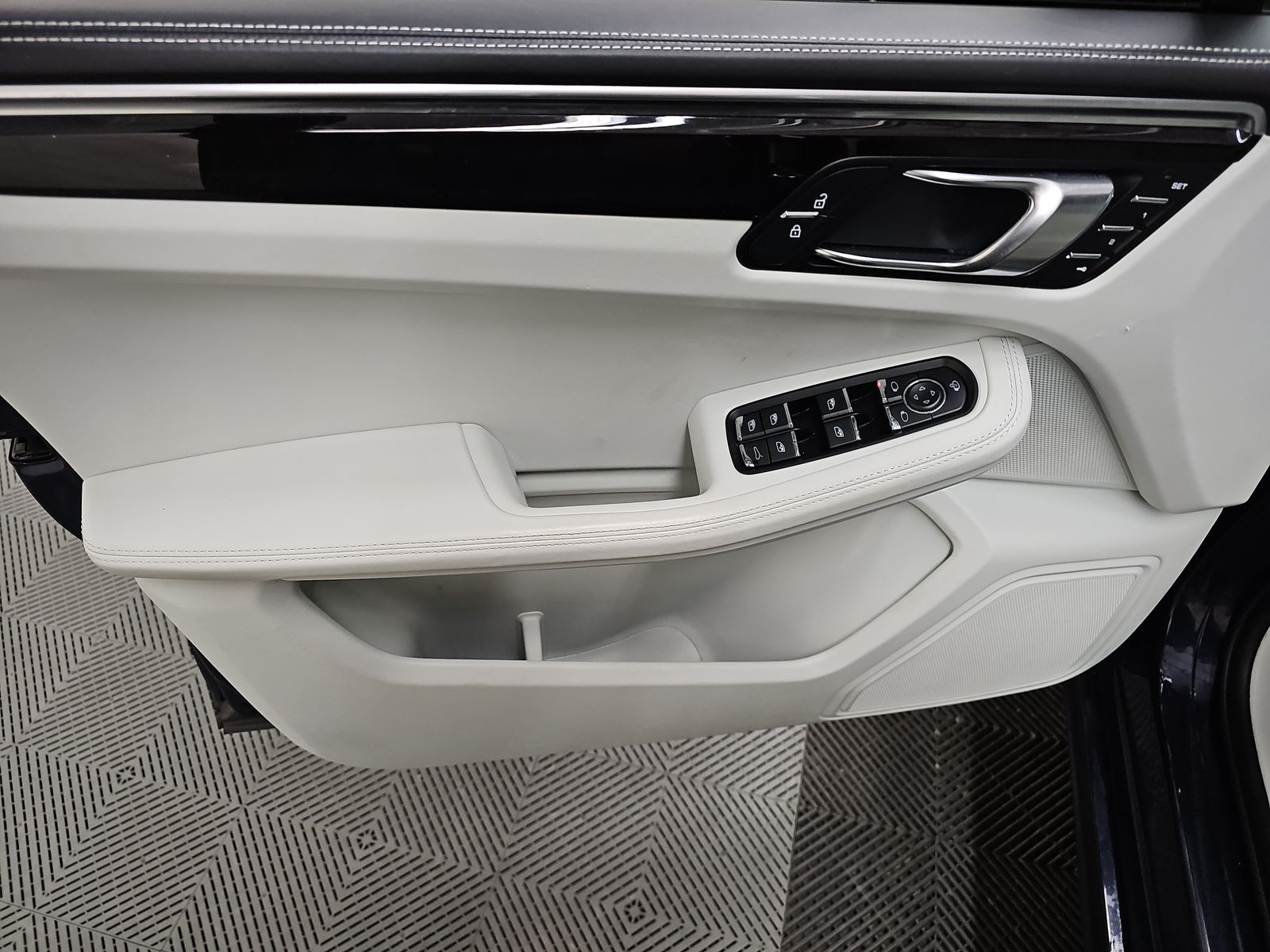 2023 Porsche Macan T AWD