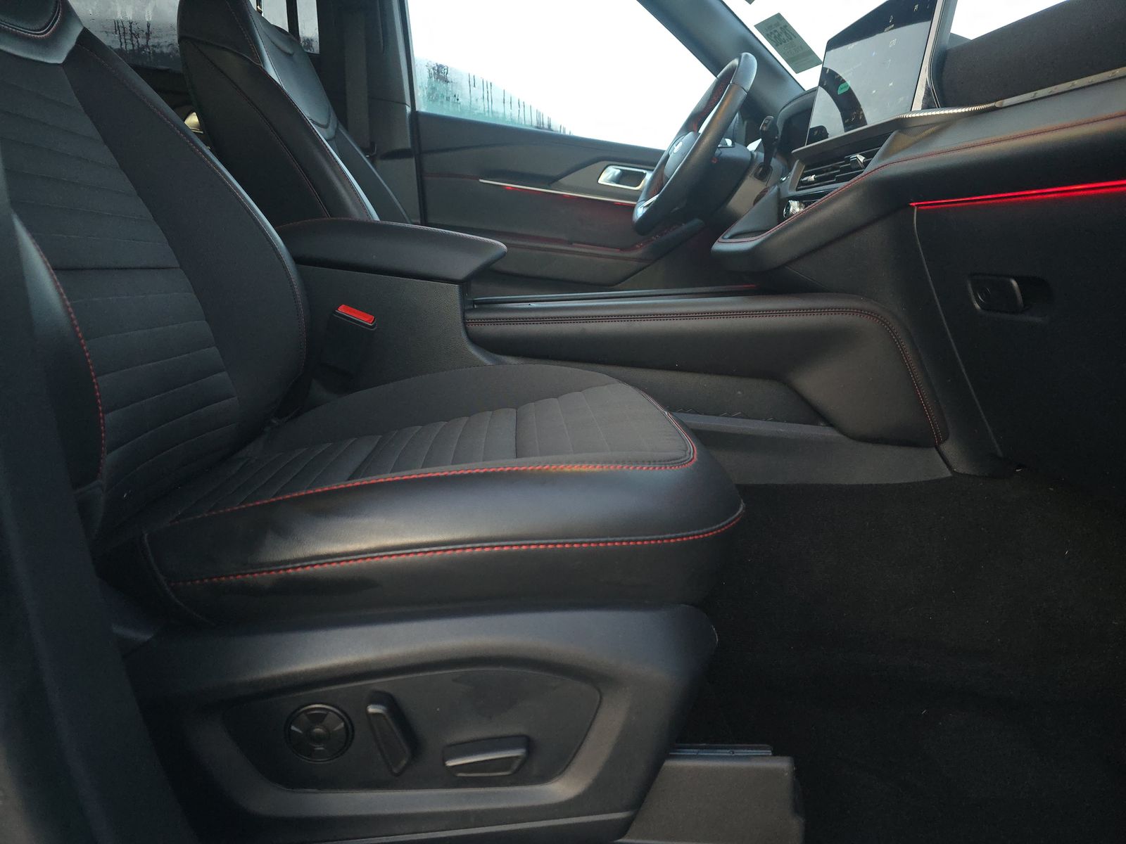 2025 Ford Explorer ST-Line AWD