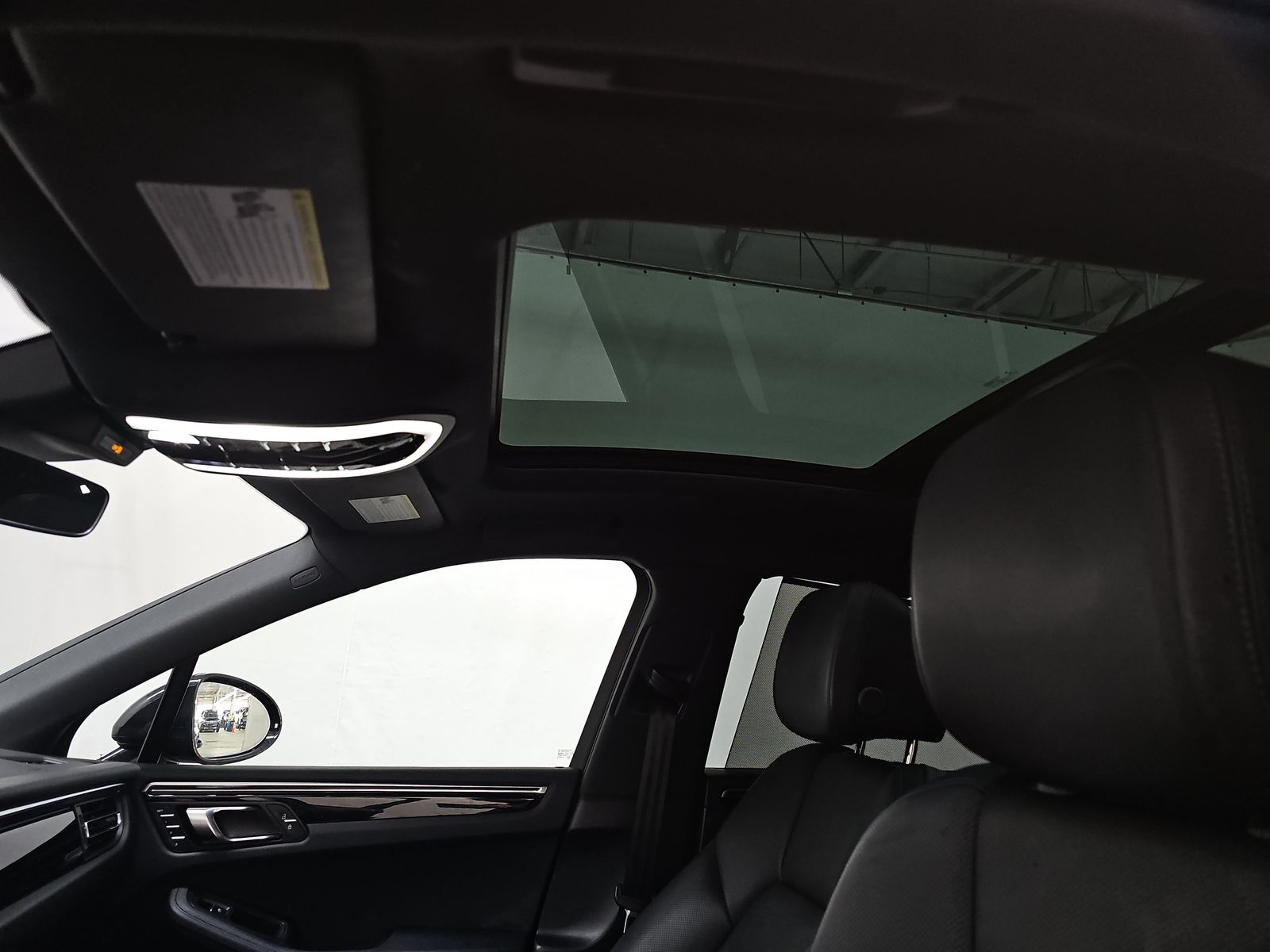 2022 Porsche Macan Base AWD