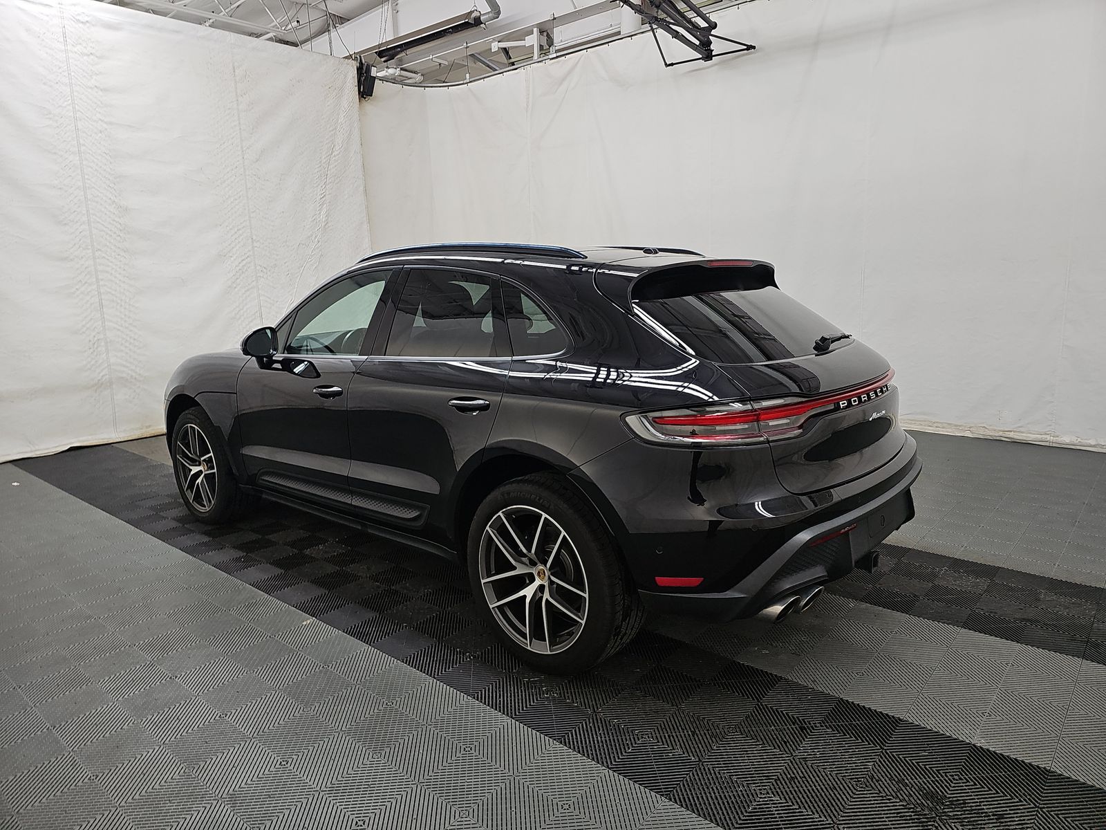 2022 Porsche Macan Base AWD