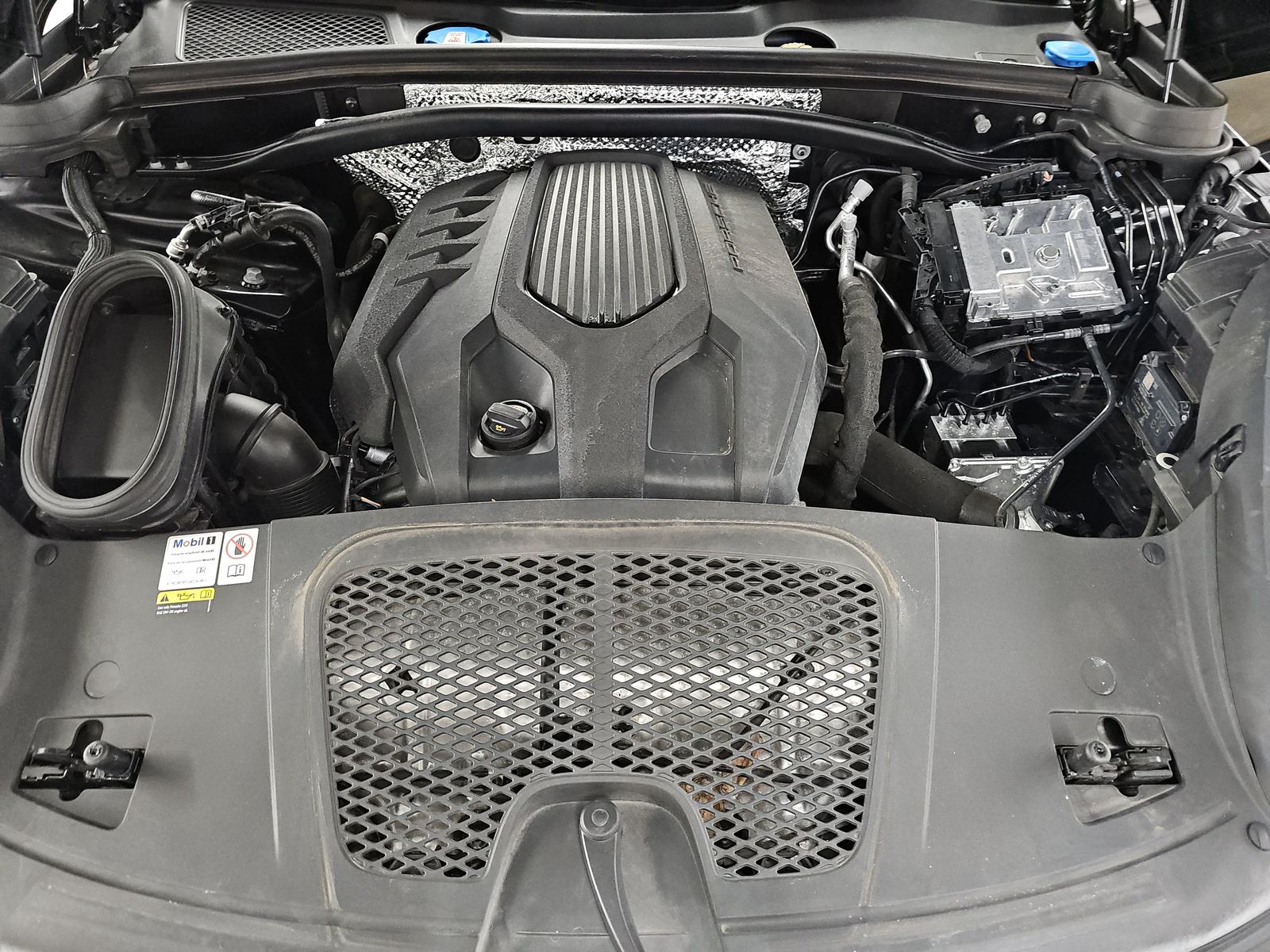 2022 Porsche Macan Base AWD