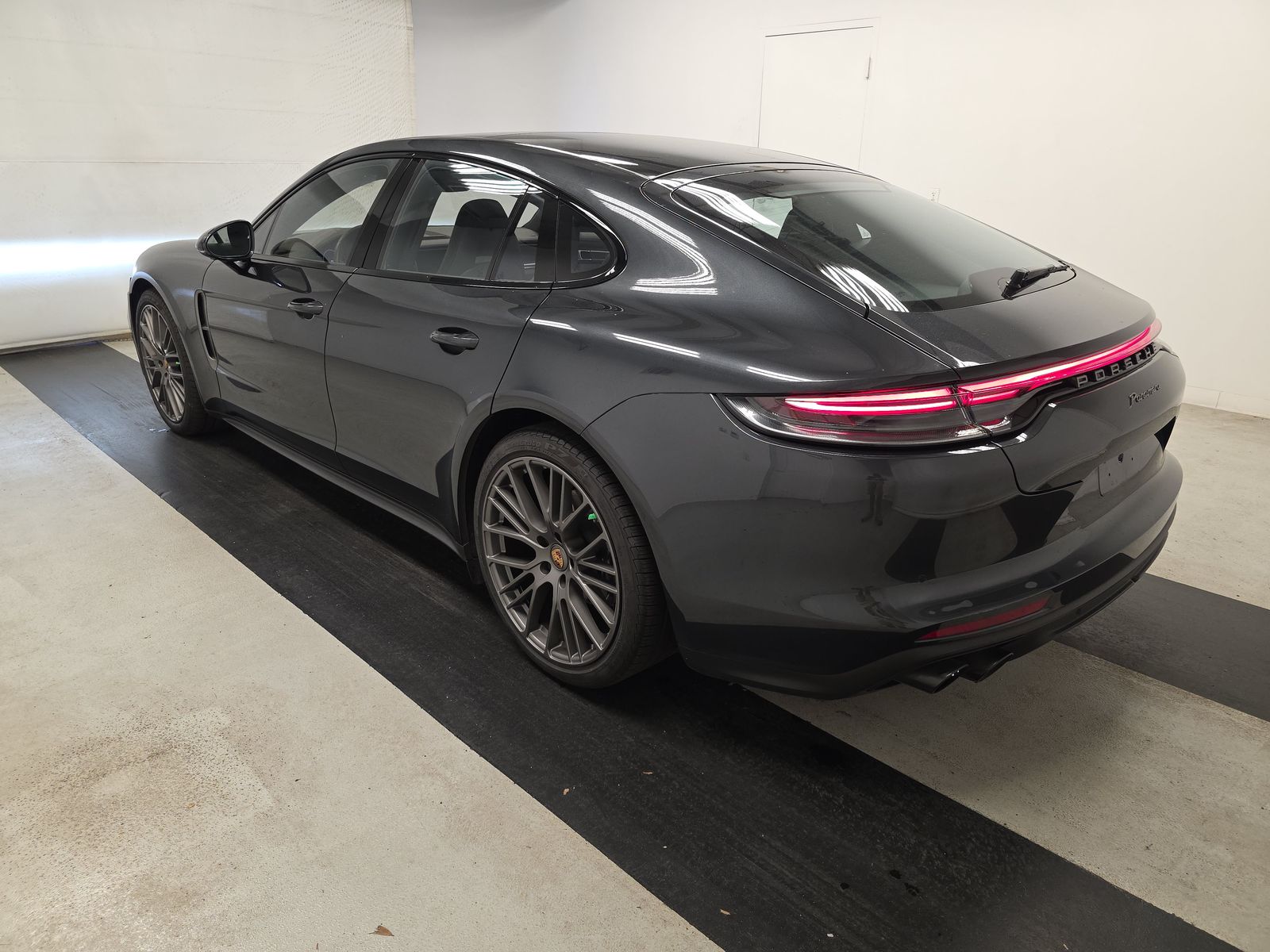 2023 Porsche Panamera Platinum Edition RWD