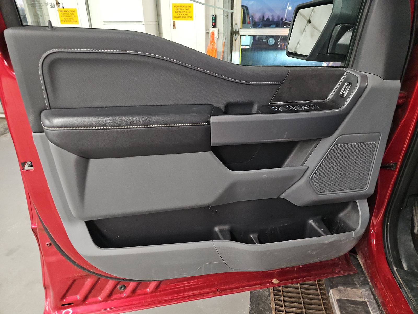 2025 Ford F-150 Hybrid XLT AWD