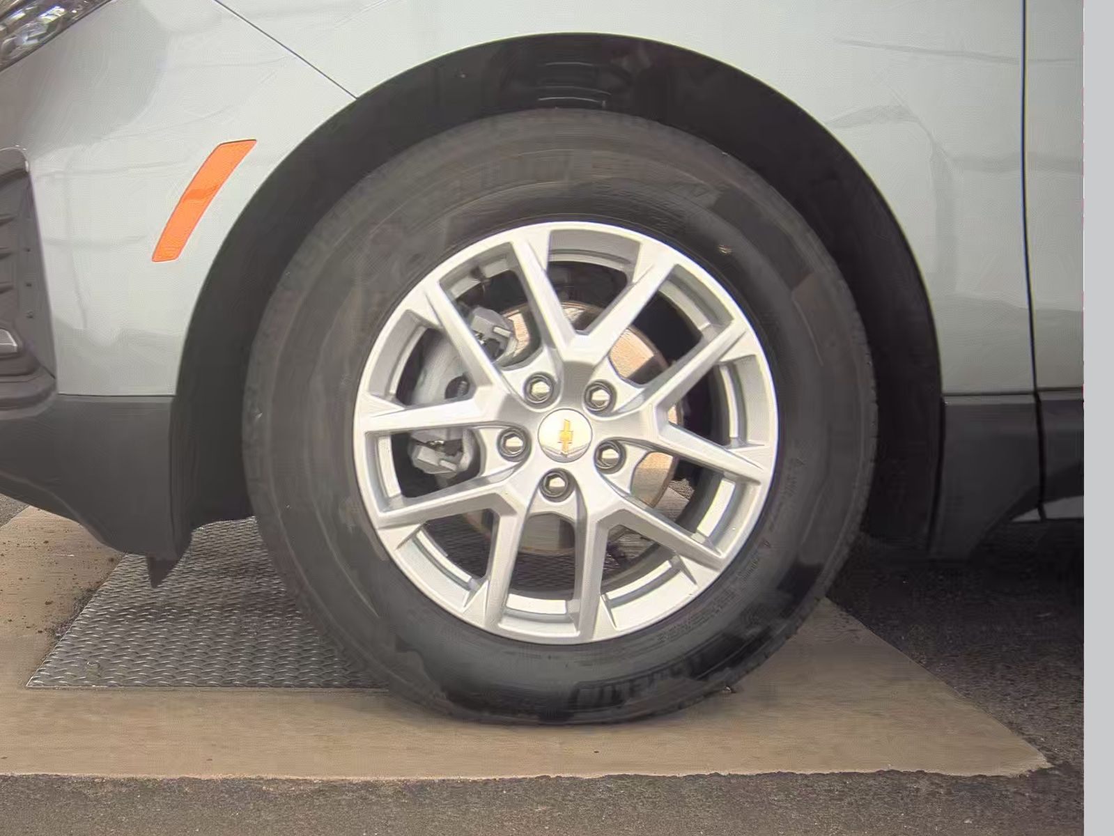 2024 Chevrolet Equinox LS FWD