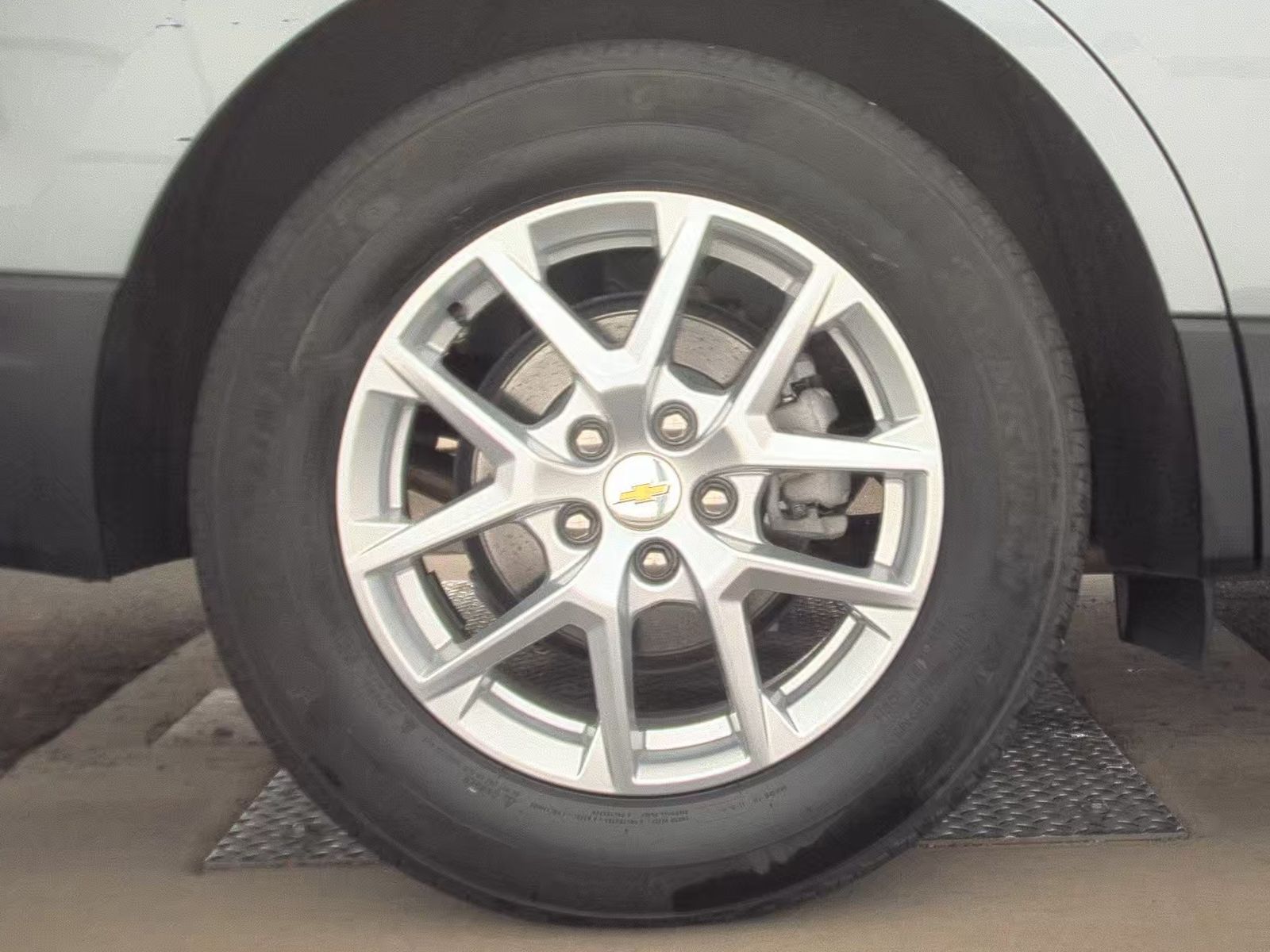 2024 Chevrolet Equinox LS FWD