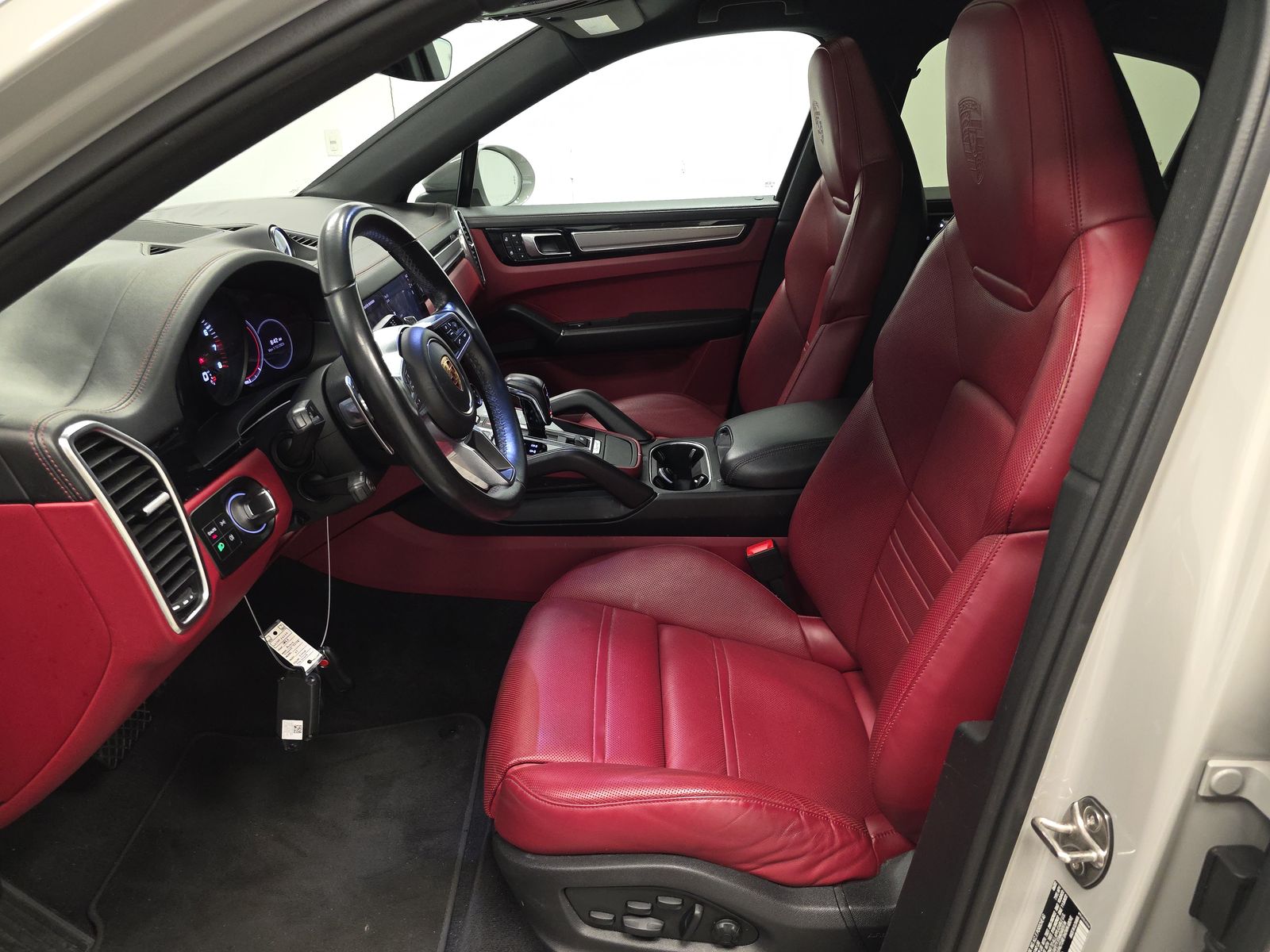 2023 Porsche Cayenne Platinum Edition AWD