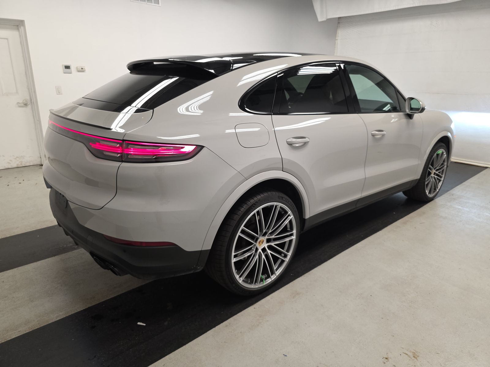 2023 Porsche Cayenne Platinum Edition AWD