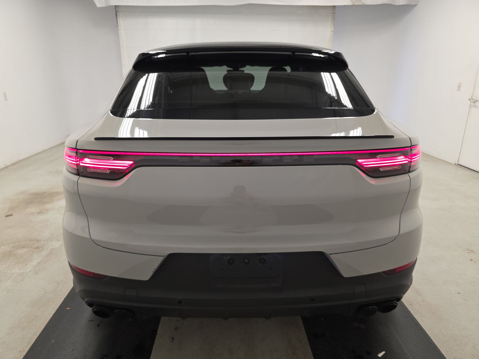 2023 Porsche Cayenne Platinum Edition AWD