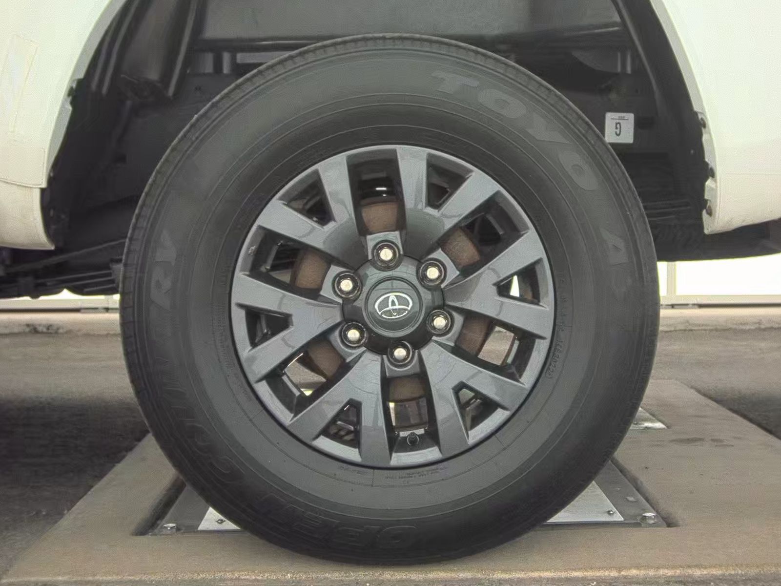 2023 Toyota Tacoma SR5 AWD