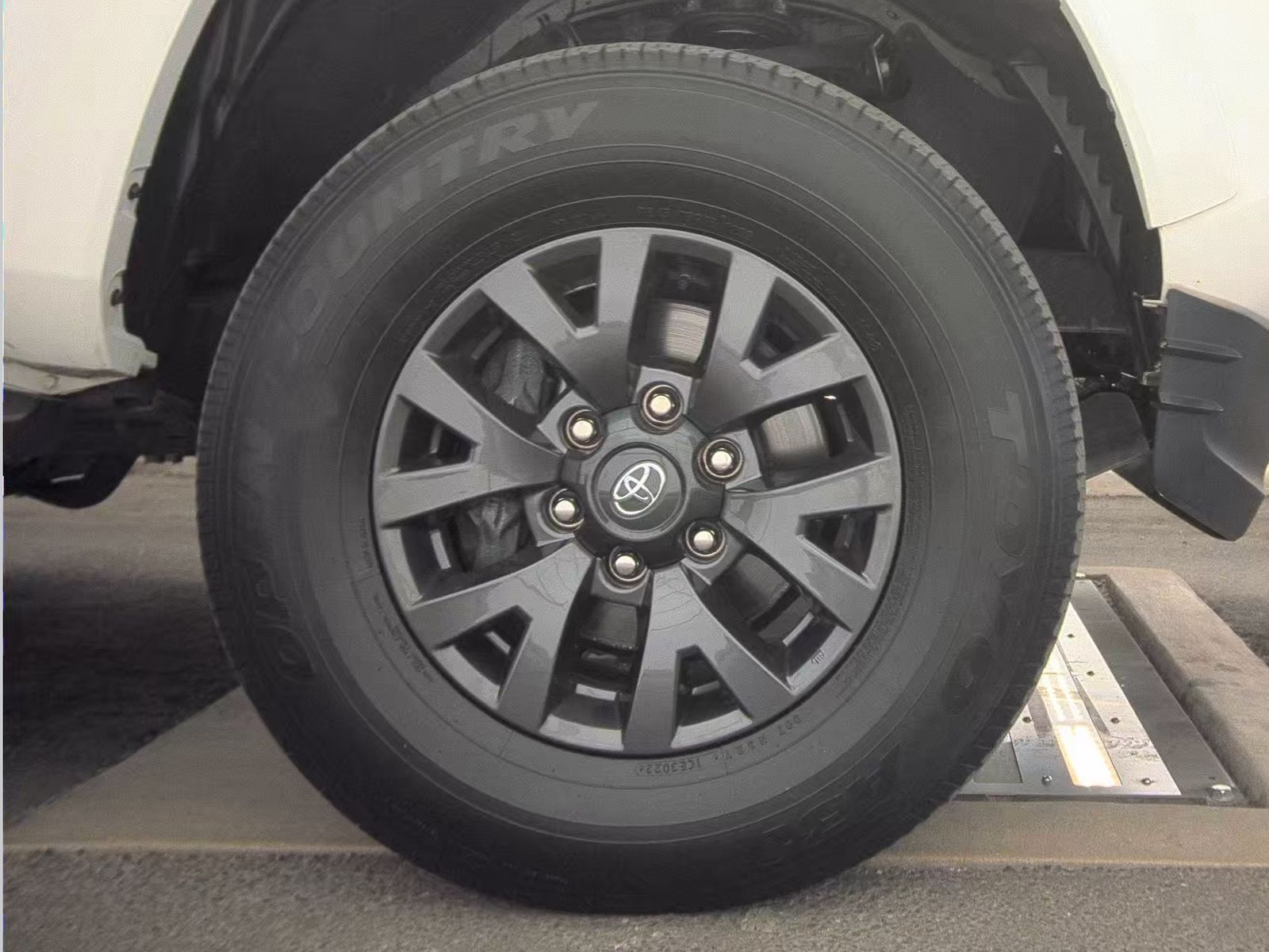 2023 Toyota Tacoma SR5 AWD