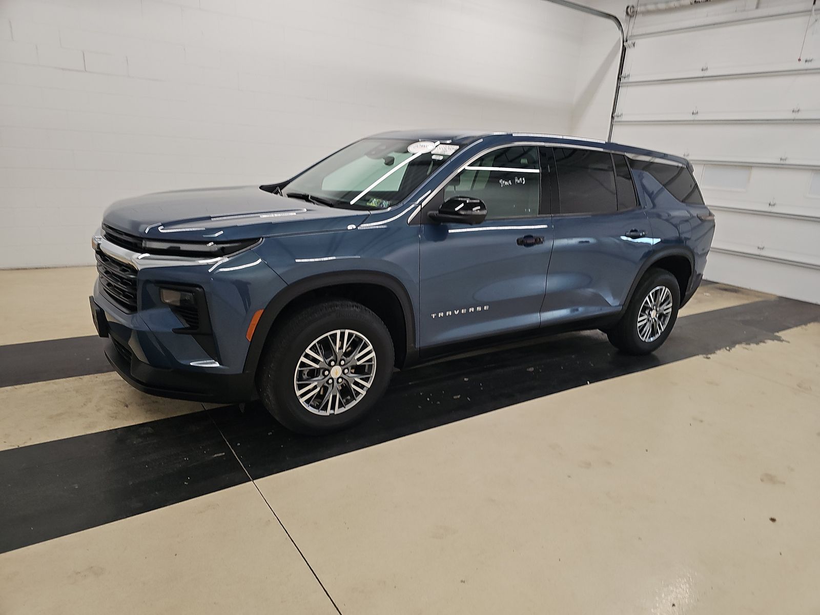 2024 Chevrolet Traverse LS's photo