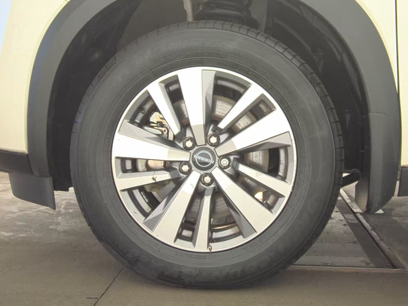 2023 Nissan Pathfinder SL AWD