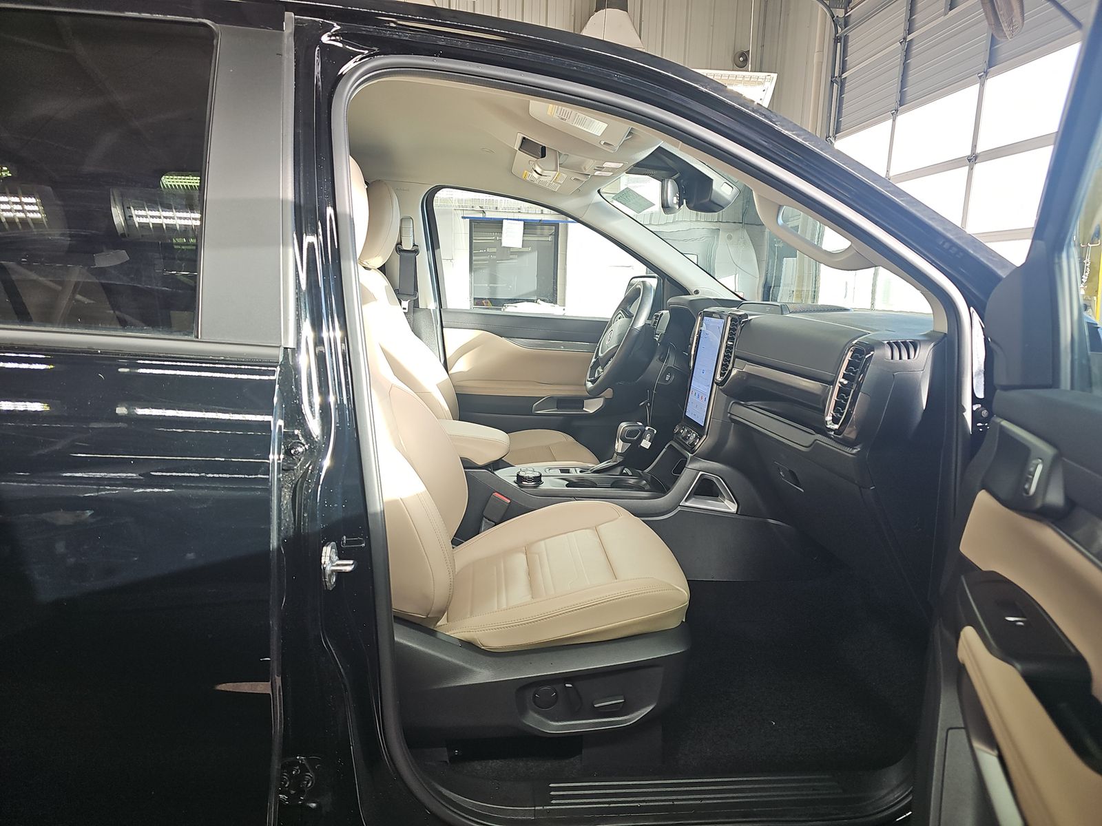 2025 Ford Ranger LARIAT AWD