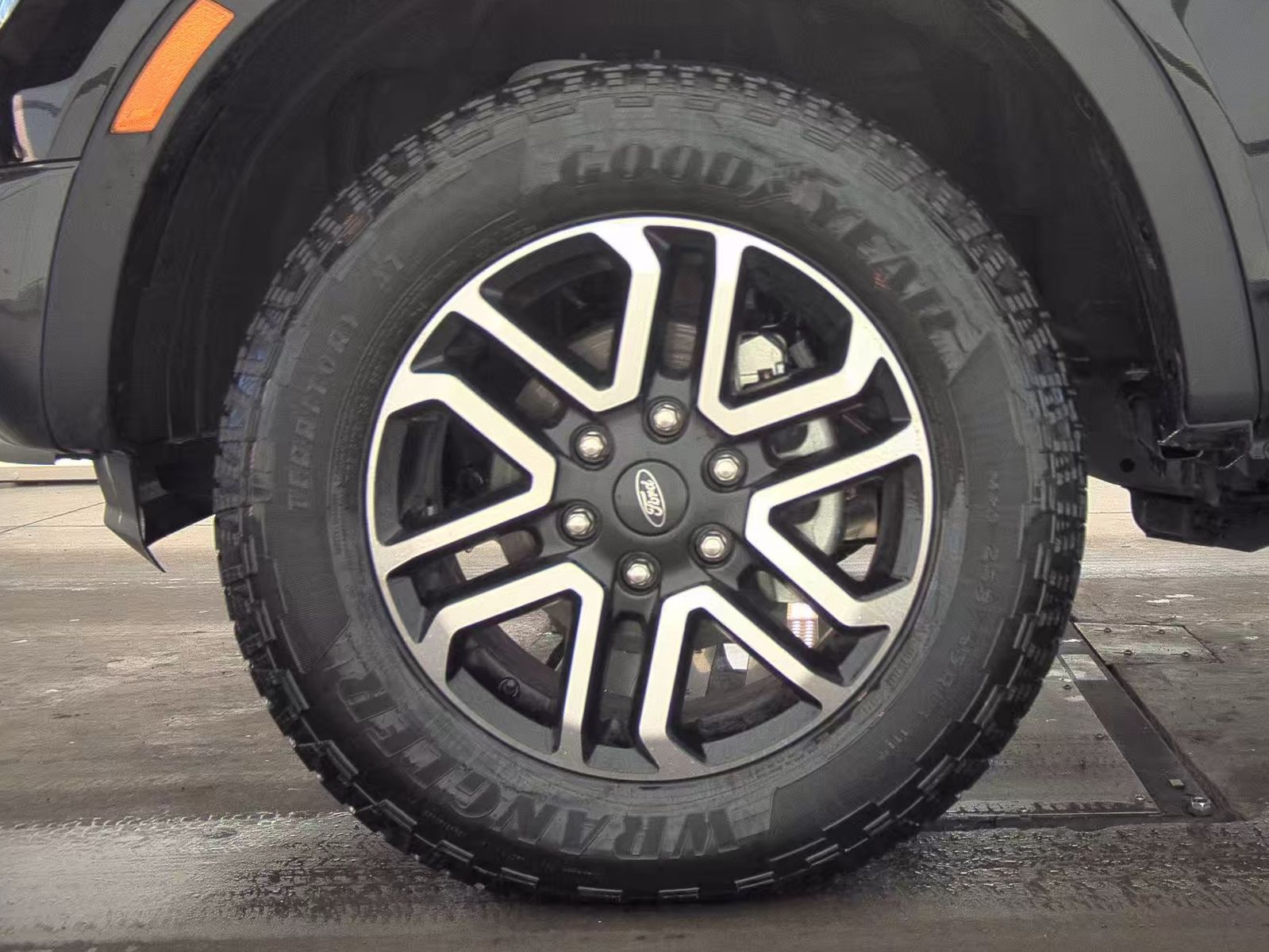 2025 Ford Ranger LARIAT AWD