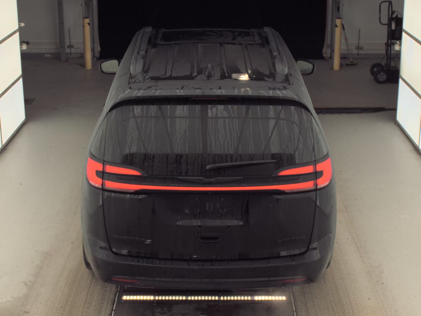 2025 Chrysler Pacifica Limited FWD