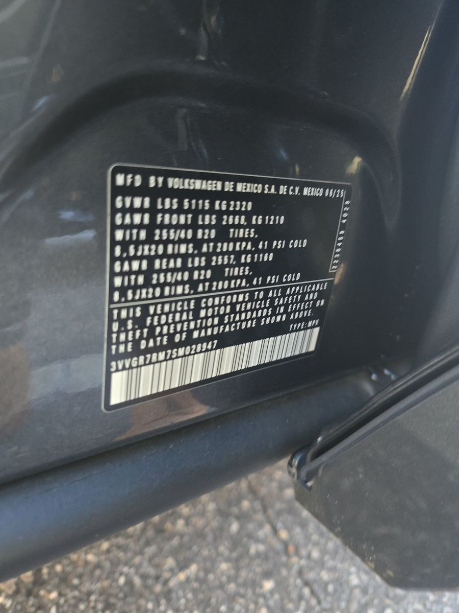 2025 Volkswagen Tiguan 2.0T SE R-Line Black AWD