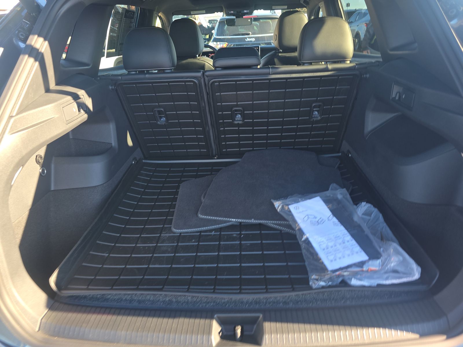 2025 Volkswagen Tiguan 2.0T SE R-Line Black AWD