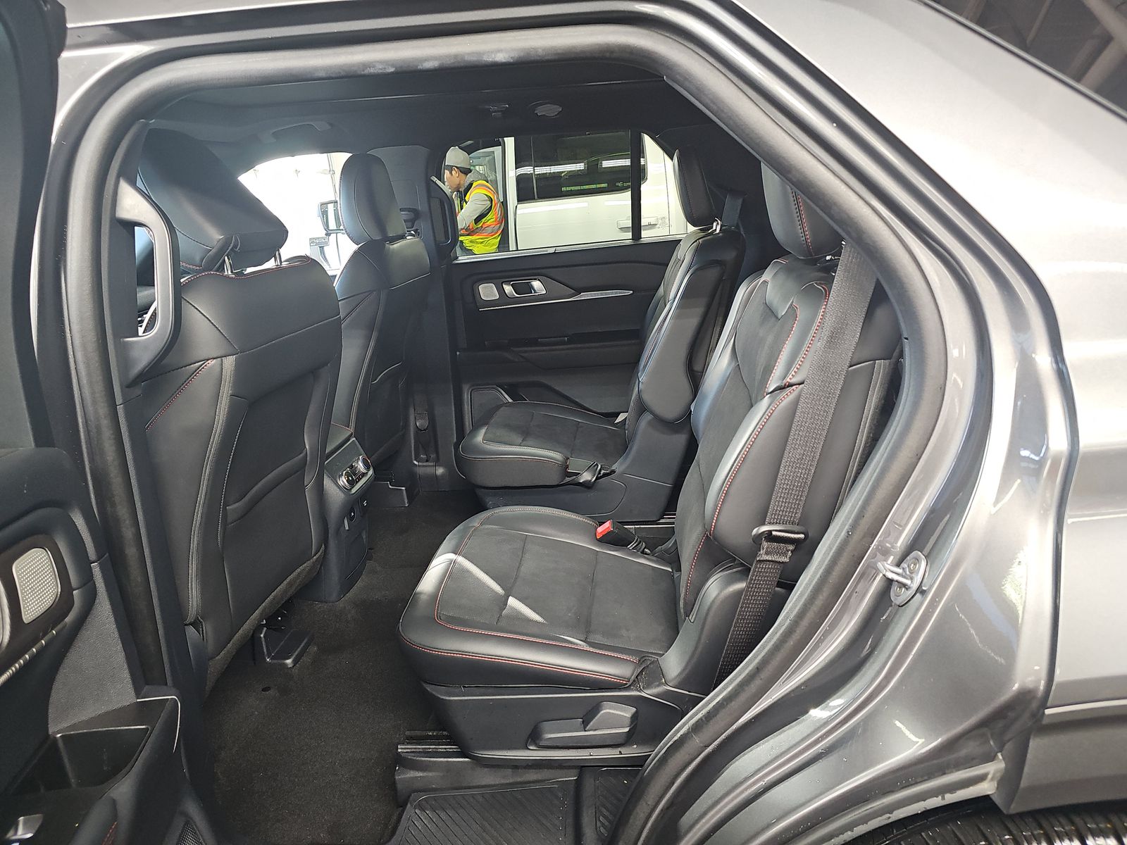 2025 Ford Explorer ST AWD