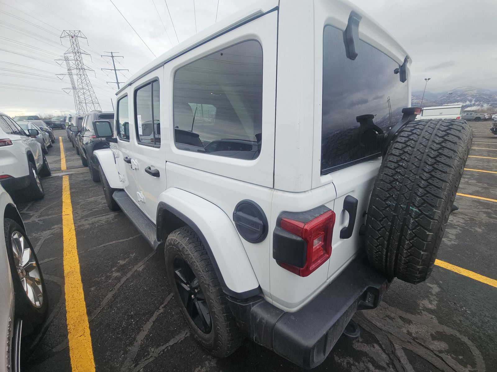 2023 Jeep Wrangler Sahara Altitude AWD