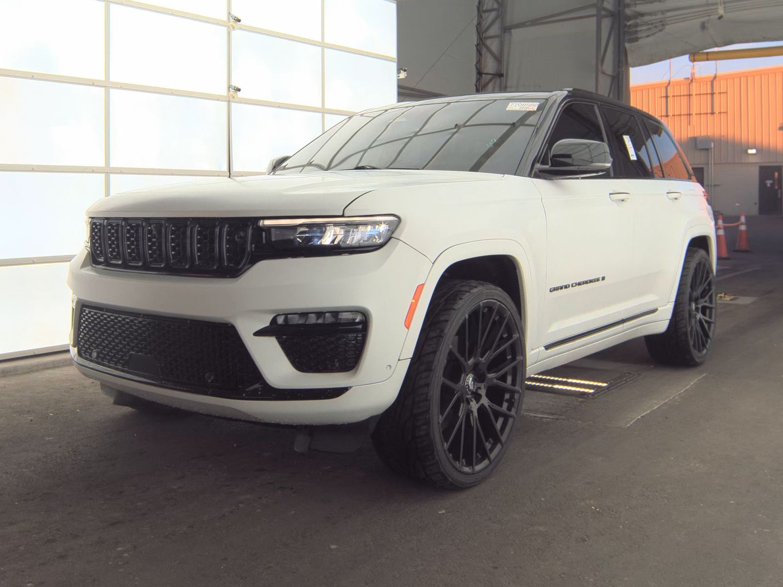 2022 Jeep Grand Cherokee Summit AWD