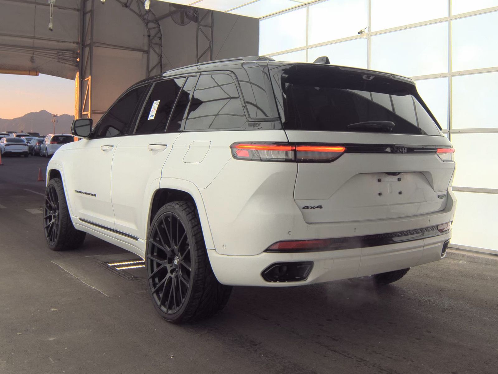 2022 Jeep Grand Cherokee Summit AWD