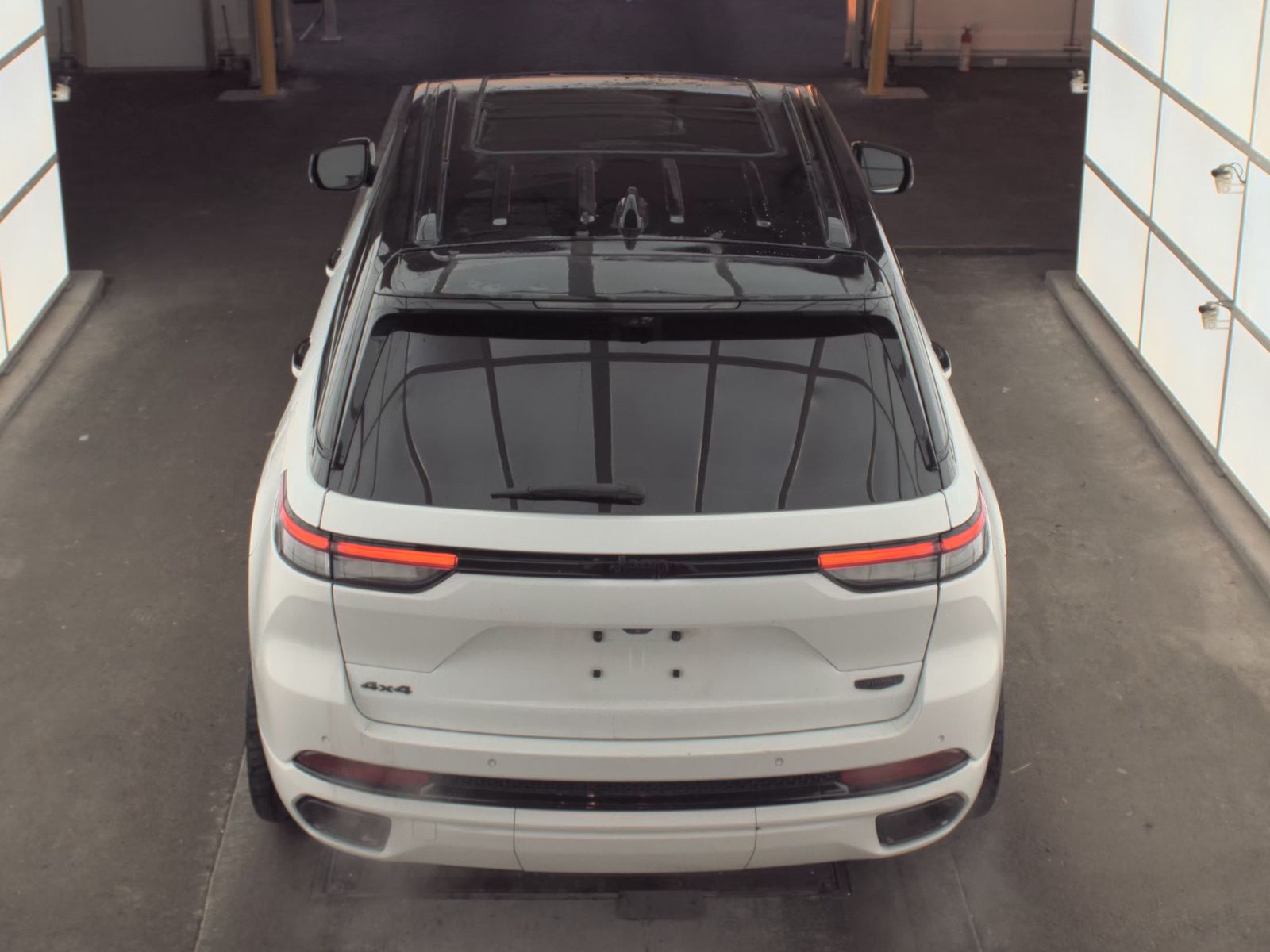 2022 Jeep Grand Cherokee Summit AWD