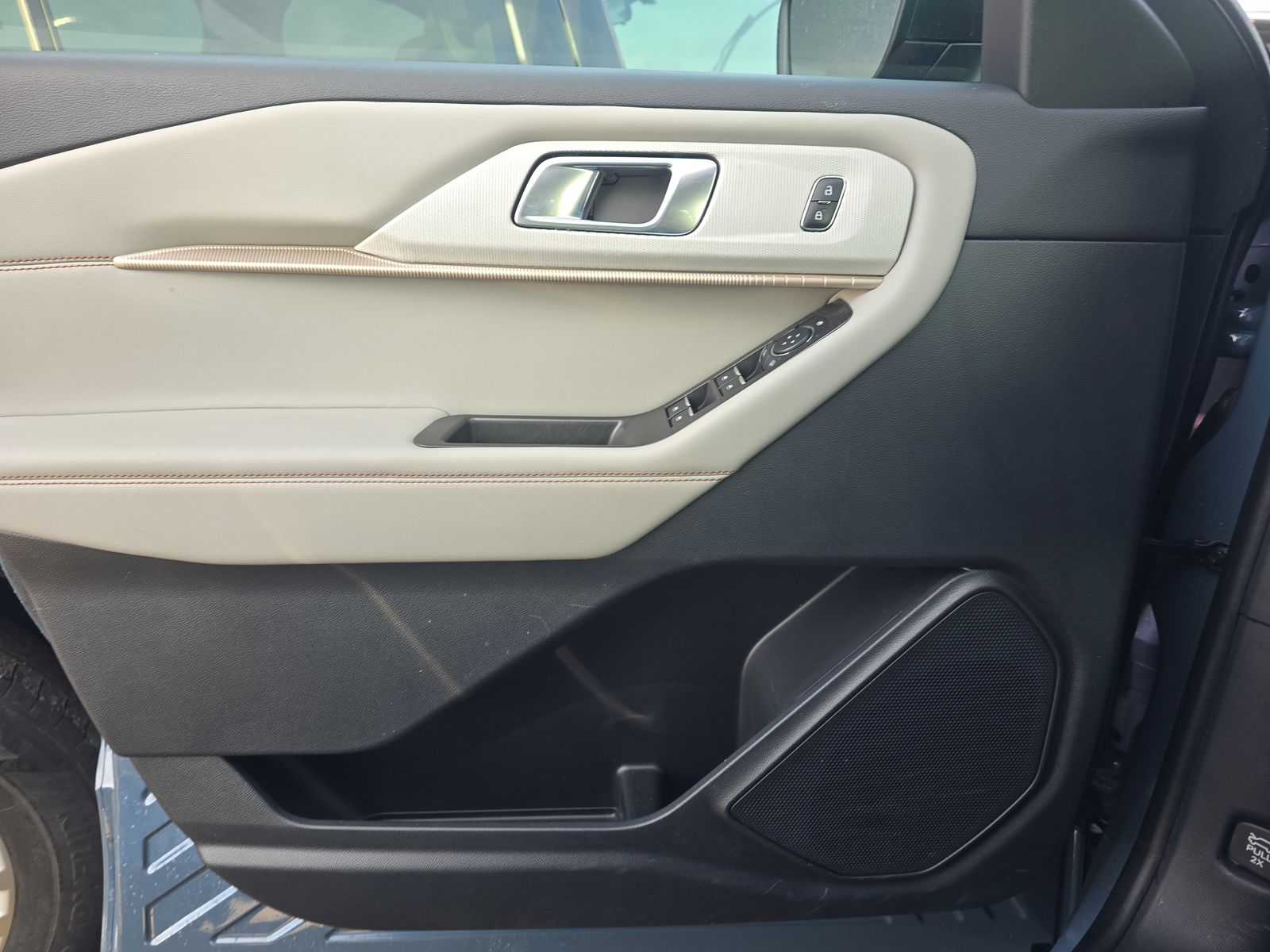 2025 Ford Explorer Active AWD