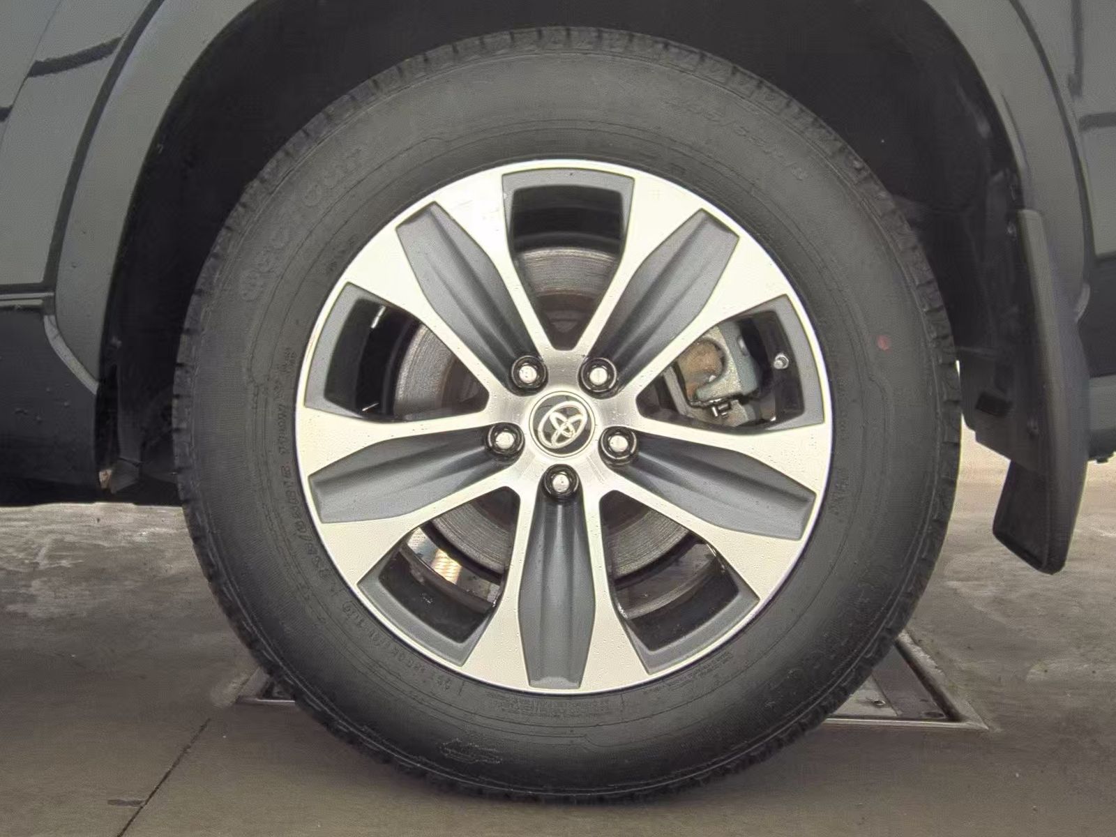 2024 Toyota Highlander XLE AWD