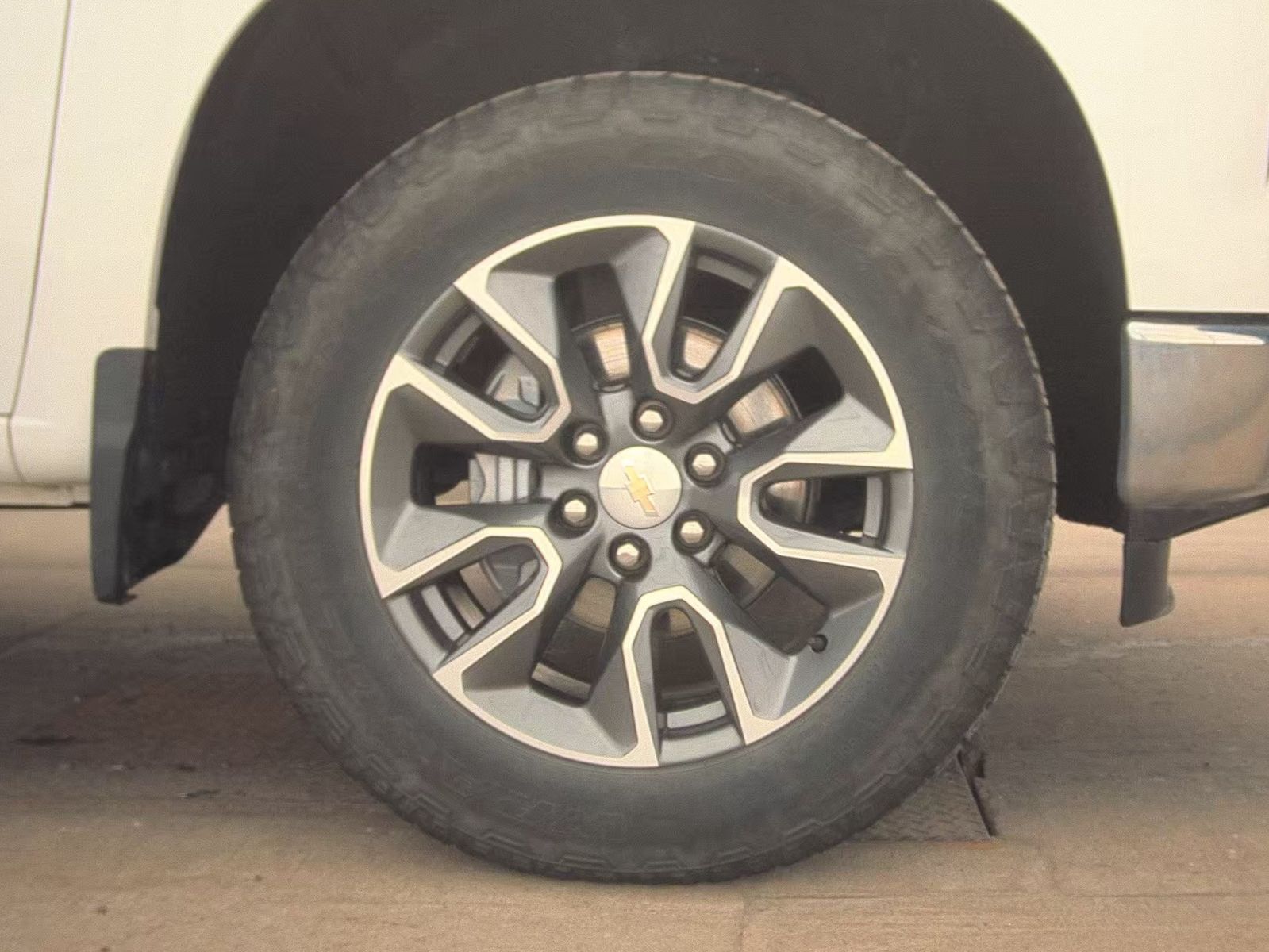 2023 Chevrolet Silverado 1500 LT AWD