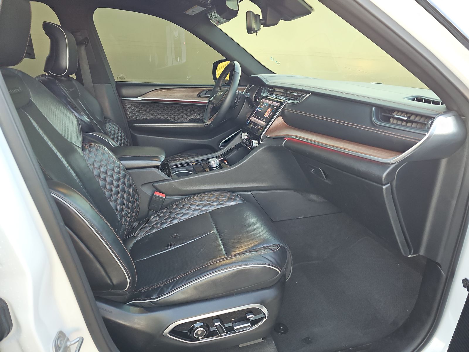 2022 Jeep Grand Cherokee Summit AWD