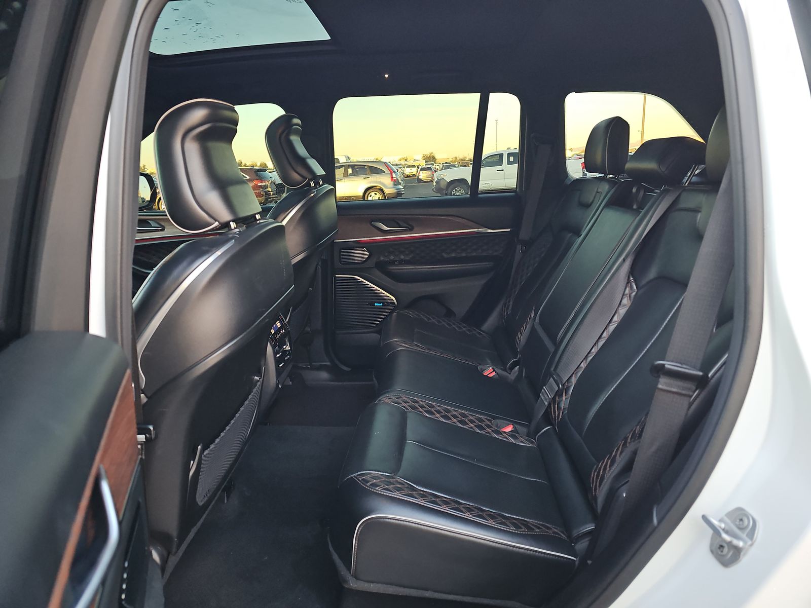 2022 Jeep Grand Cherokee Summit AWD