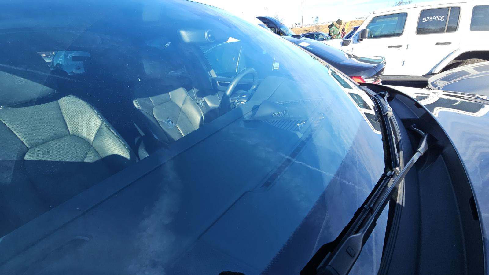 2023 Porsche Macan Base AWD