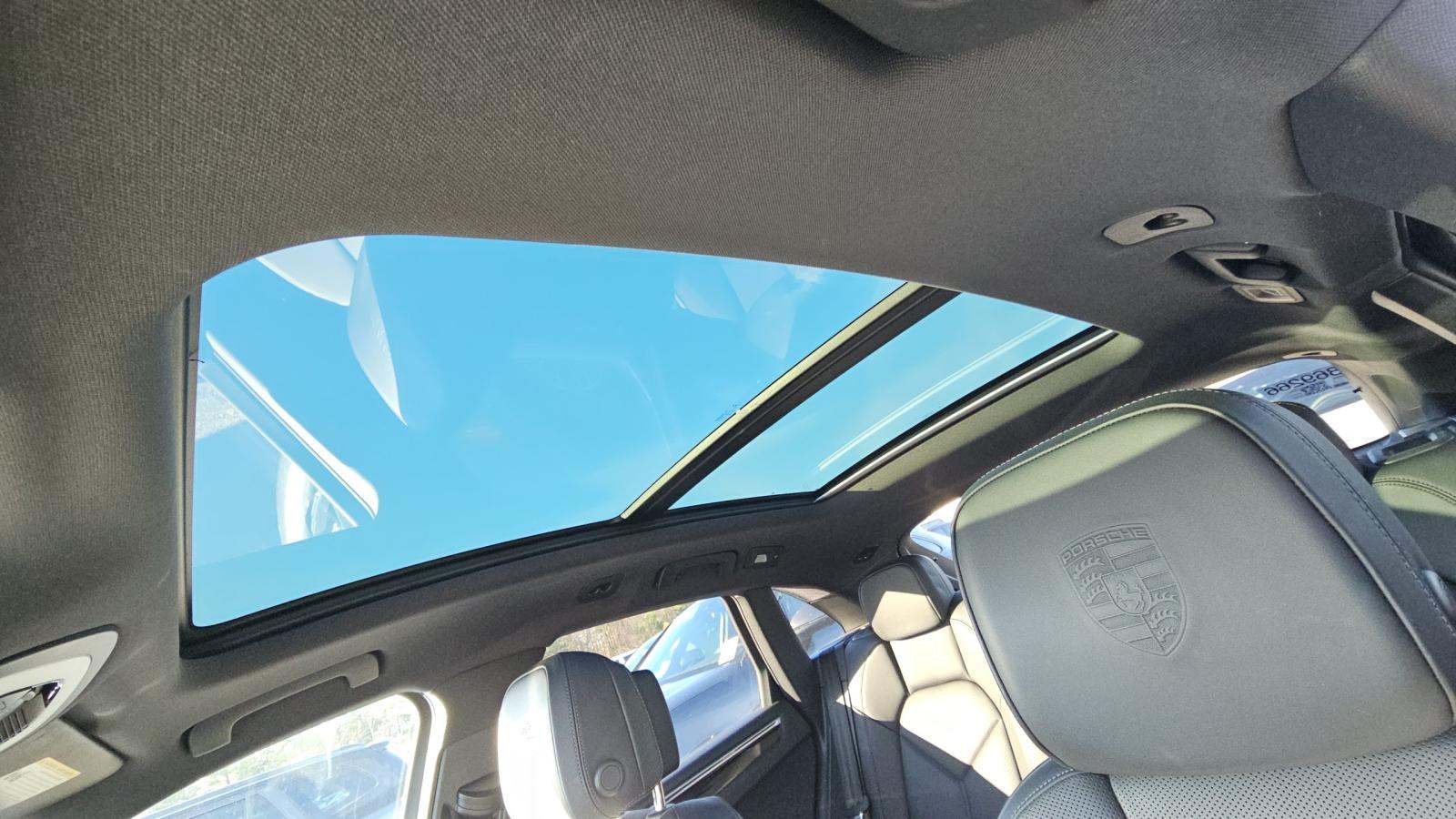 2023 Porsche Macan Base AWD