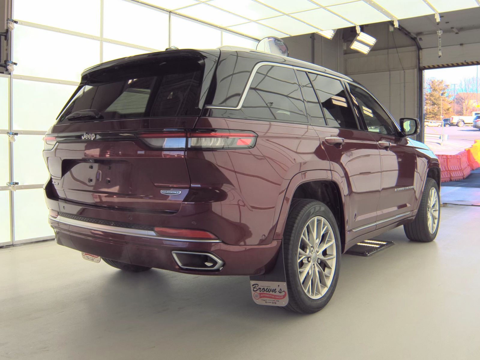 2022 Jeep Grand Cherokee Summit AWD