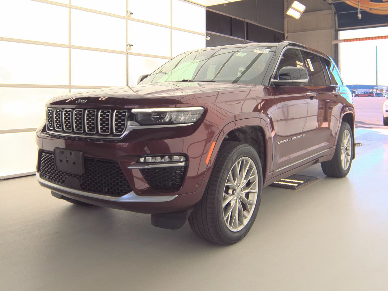 2022 Jeep Grand Cherokee Summit AWD